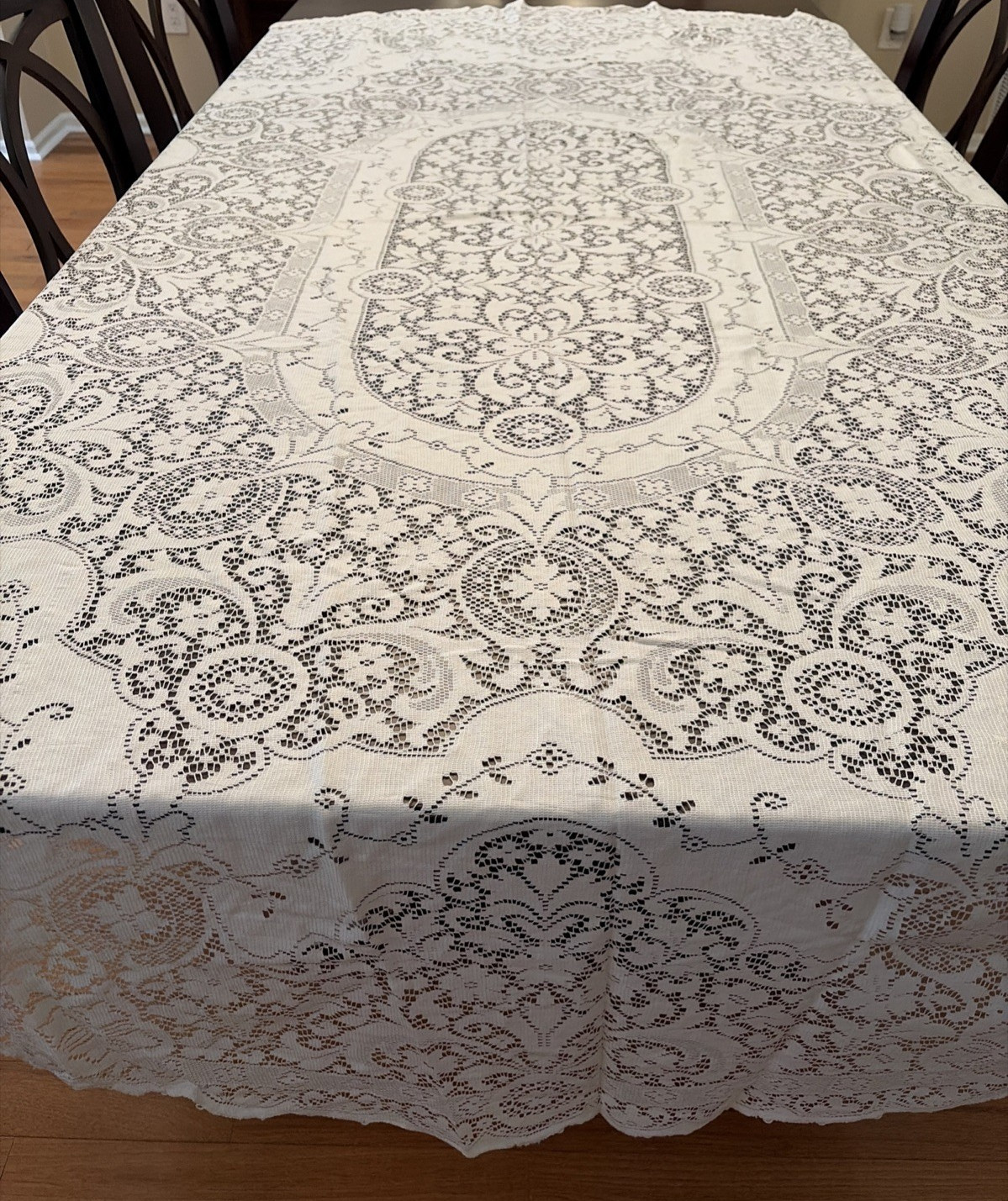 Vintage Quaker Lace Tablecloth #1100 Embassy Ivory Oval 66”x84” Victorian NWOT