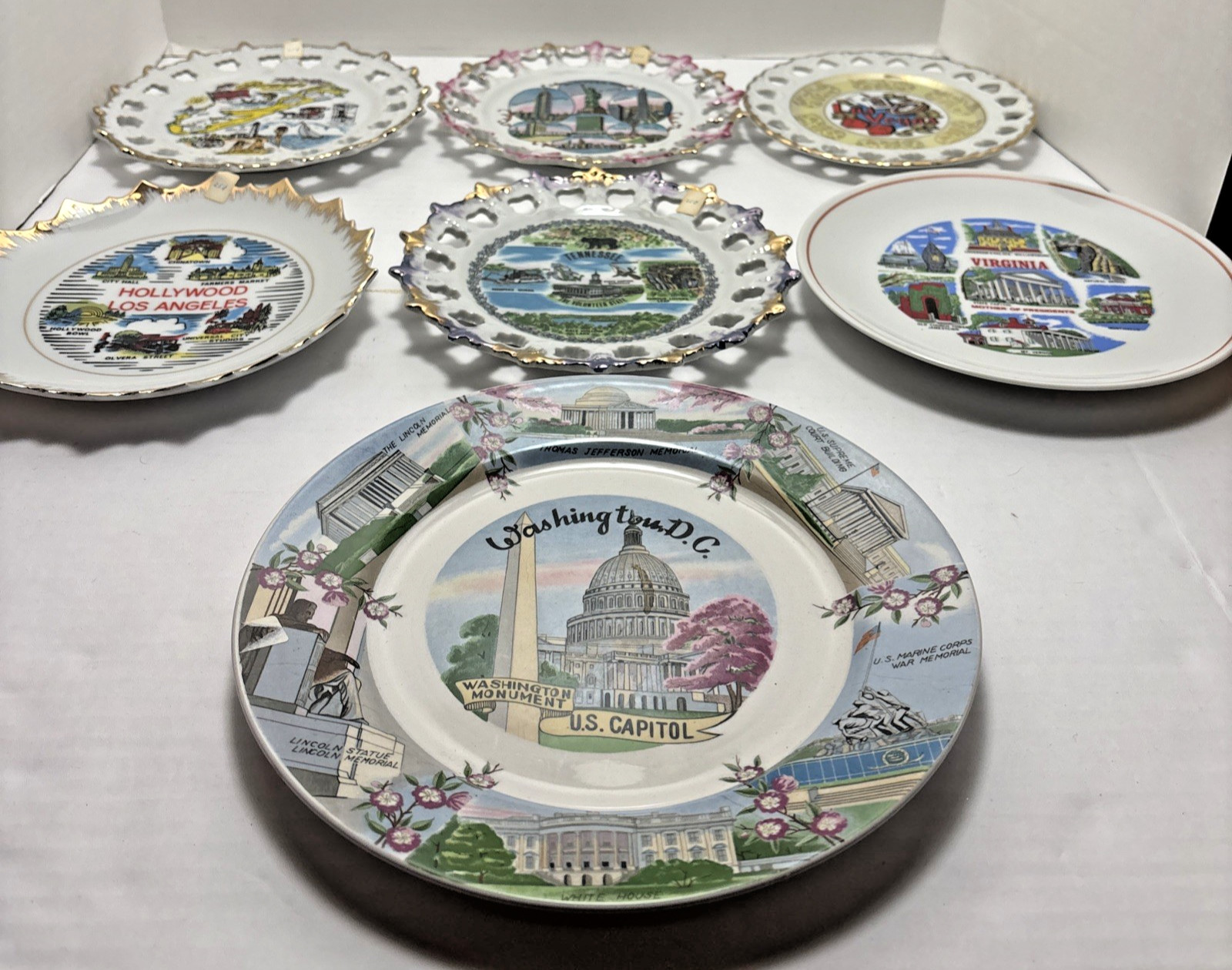 7 Vintage Souvenir Decorative Plates DC, Hollywood, TN, Vegas , VA, NY, Bermuda.