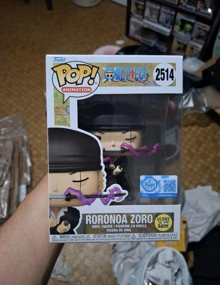 Funko Pop Roronoa Zoro Dressrosa GLOW #2514 One Piece GameStop Exclusive