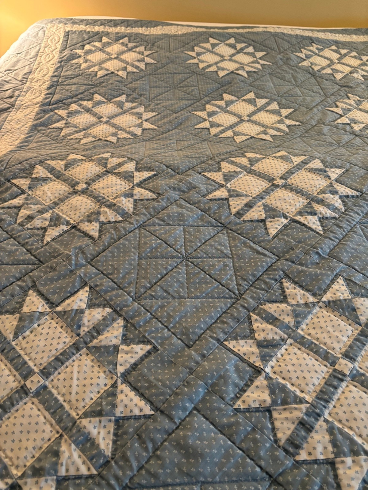 Vintage 1987 Hand Quilted Star Quilt Queen 103x82 Blue White Embroidered Date