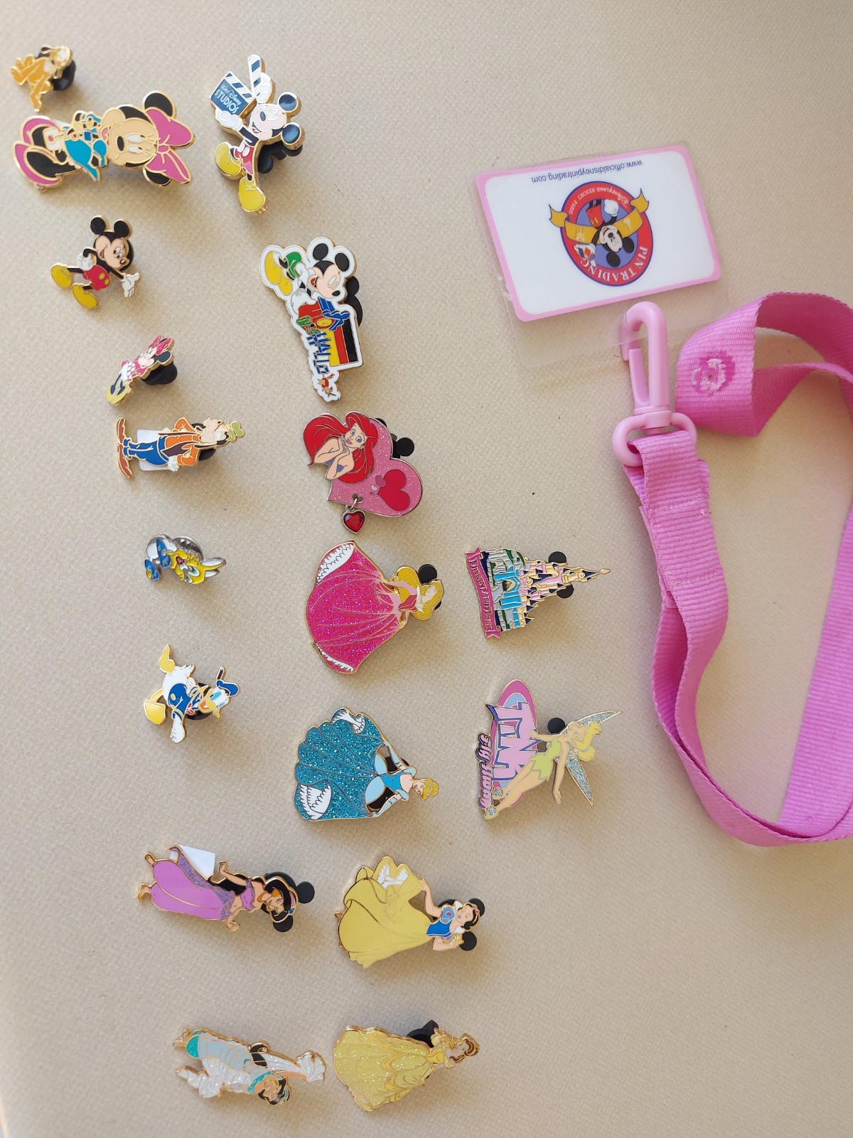 Vintage  Early 2000s Disneyland Resort Paris 18  Disney  Official Trading  Pins 