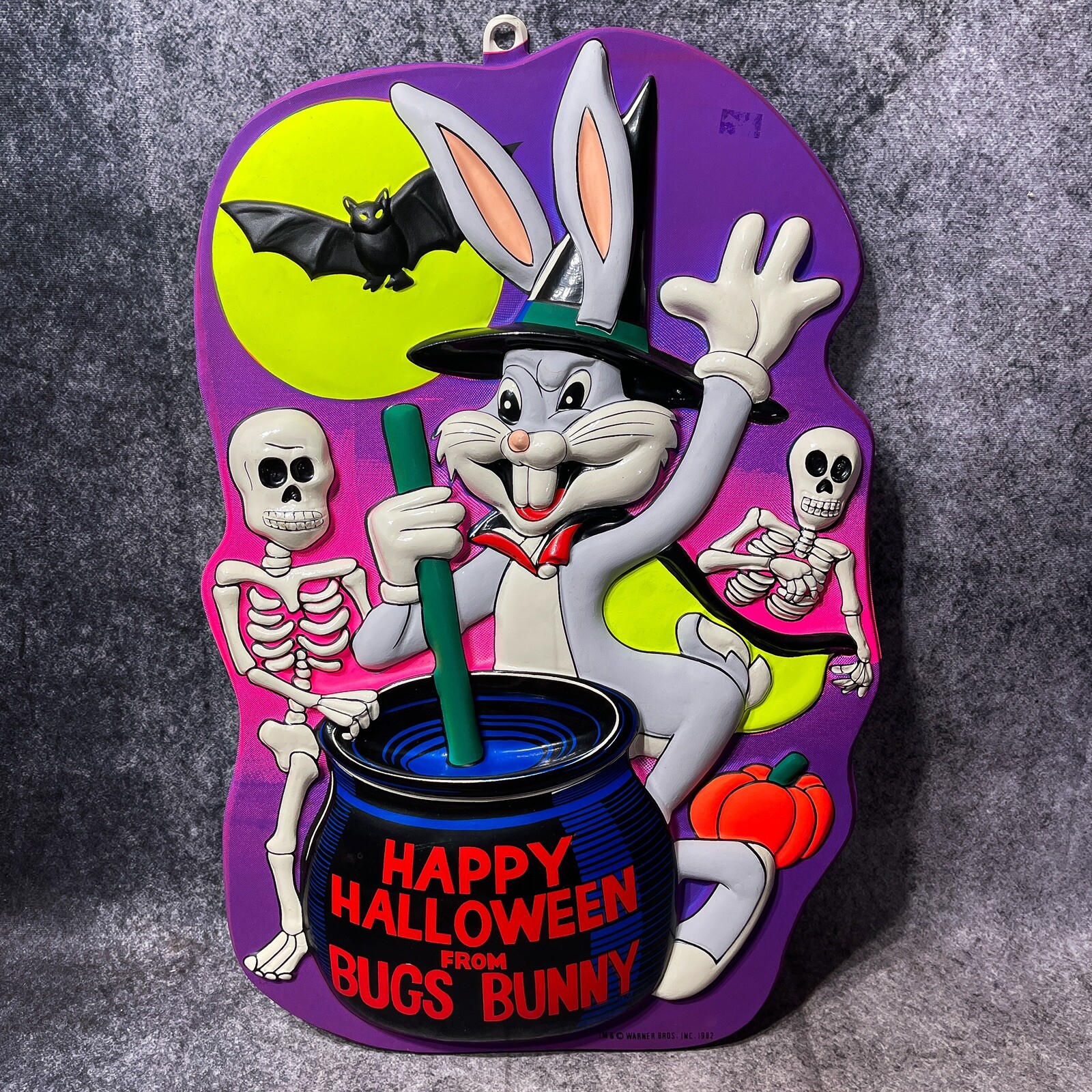 Vintage 1982 Happy Halloween Bugs Bunny Witch 3D Vacuform 22