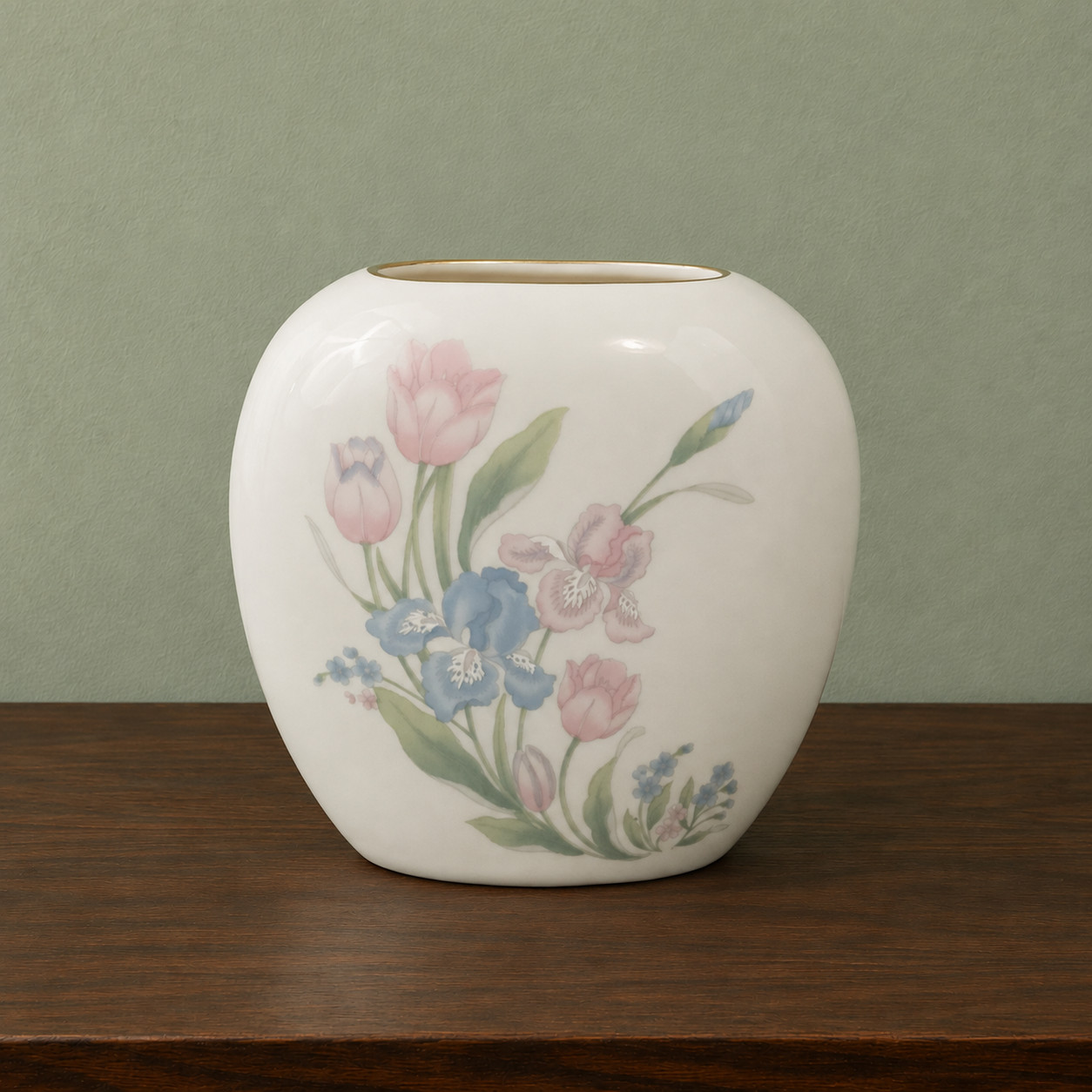 Jamestown China Fine Porcelain Pastel Foral Vase Gold Rim Made in Japan