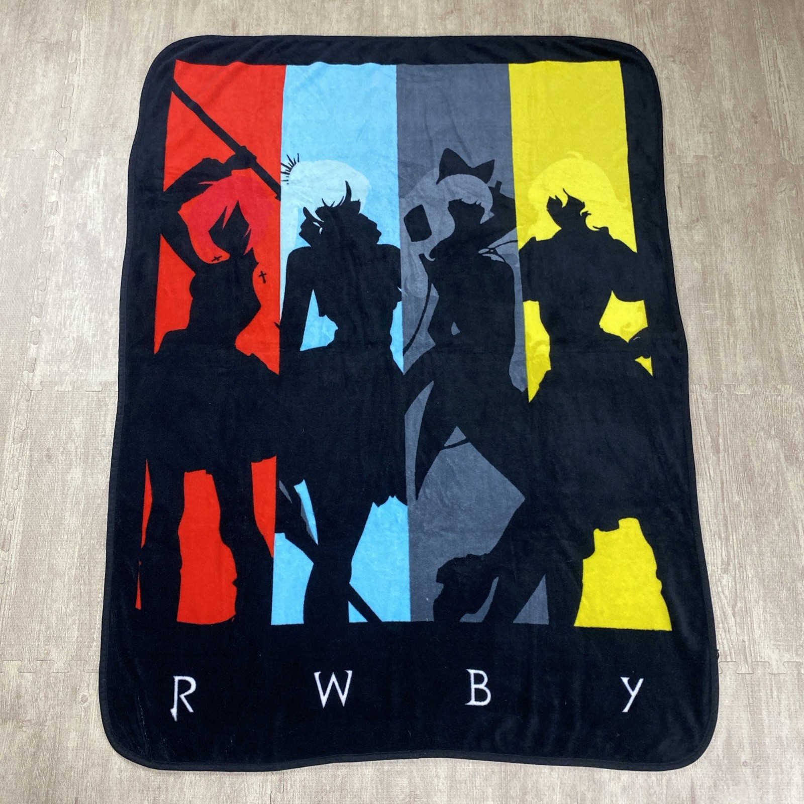 OFFICIAL RARE LICENSED RWBY THROW BLANKET ROOSTER TEETH TEAM RWBY OUT OF PRINT