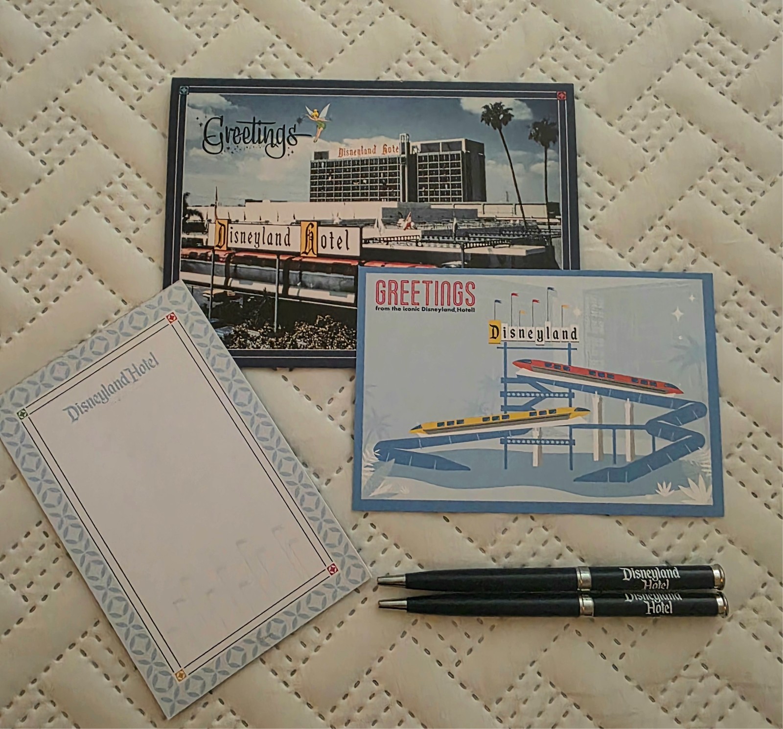 Disneyland Hotel-Vintage-style stationery Lot-NEW