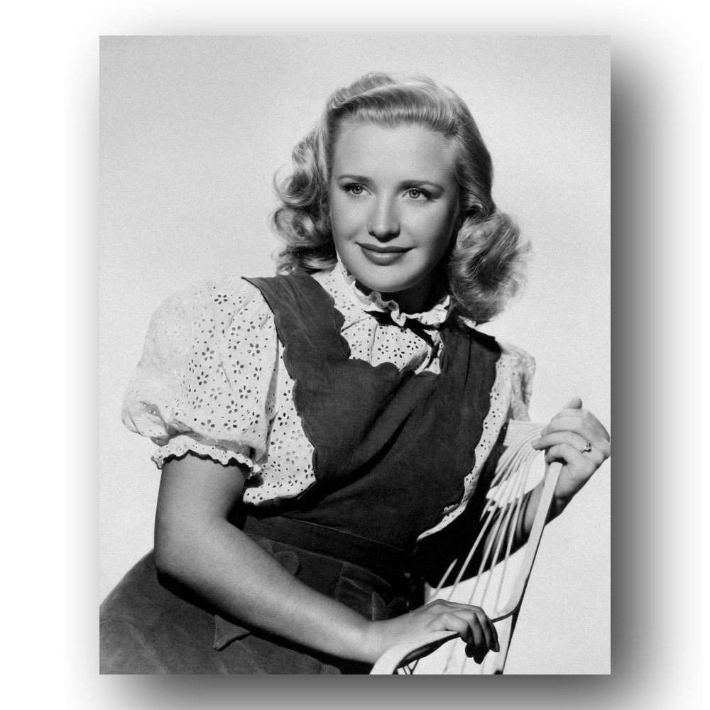 Priscilla Lane Photo 8x10 Glamorous Portrait Studio Stills