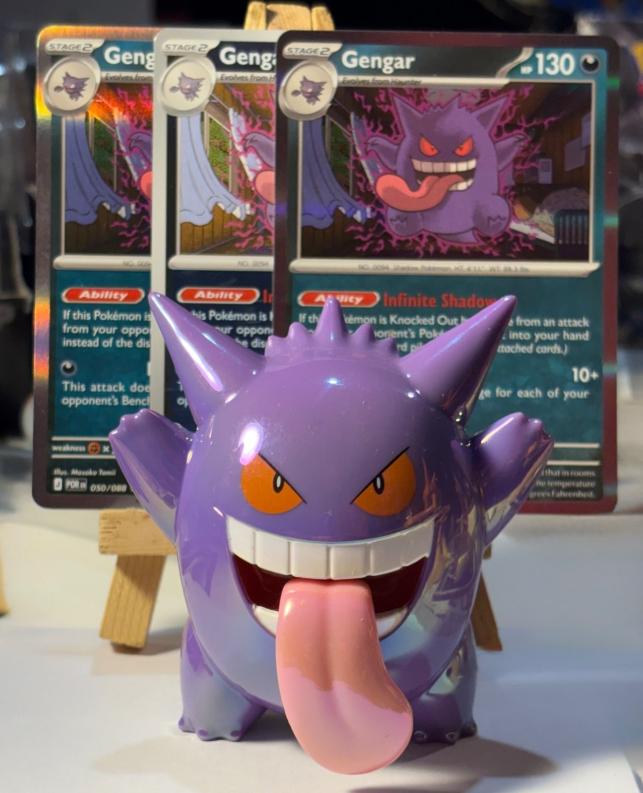 Pokemon Gengar Figure  Table Top Vinyl (includes 3 cards)