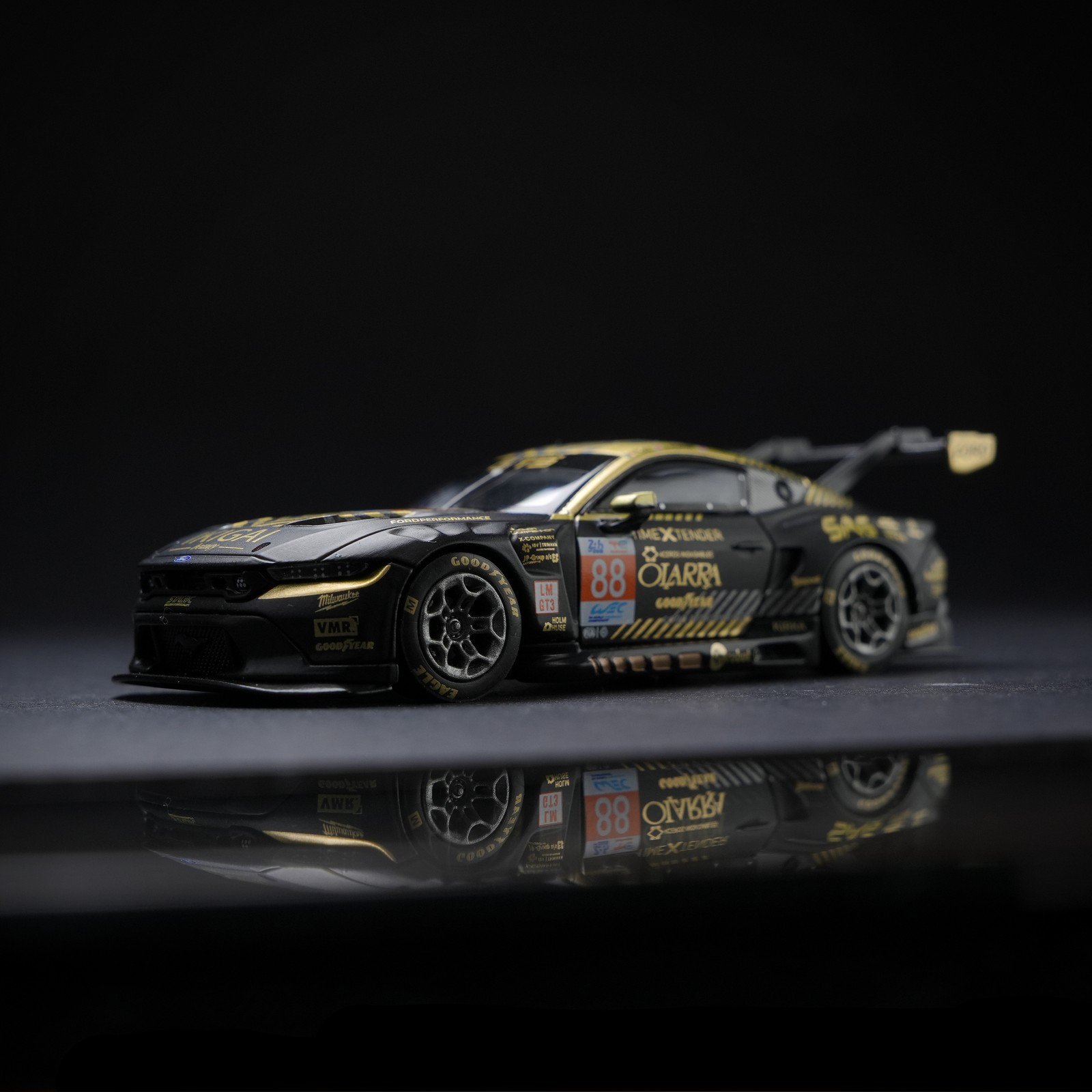 1/64 Mustang GT3 Le Mans 24H Black Gold #88 Alloy Diecast Model Display