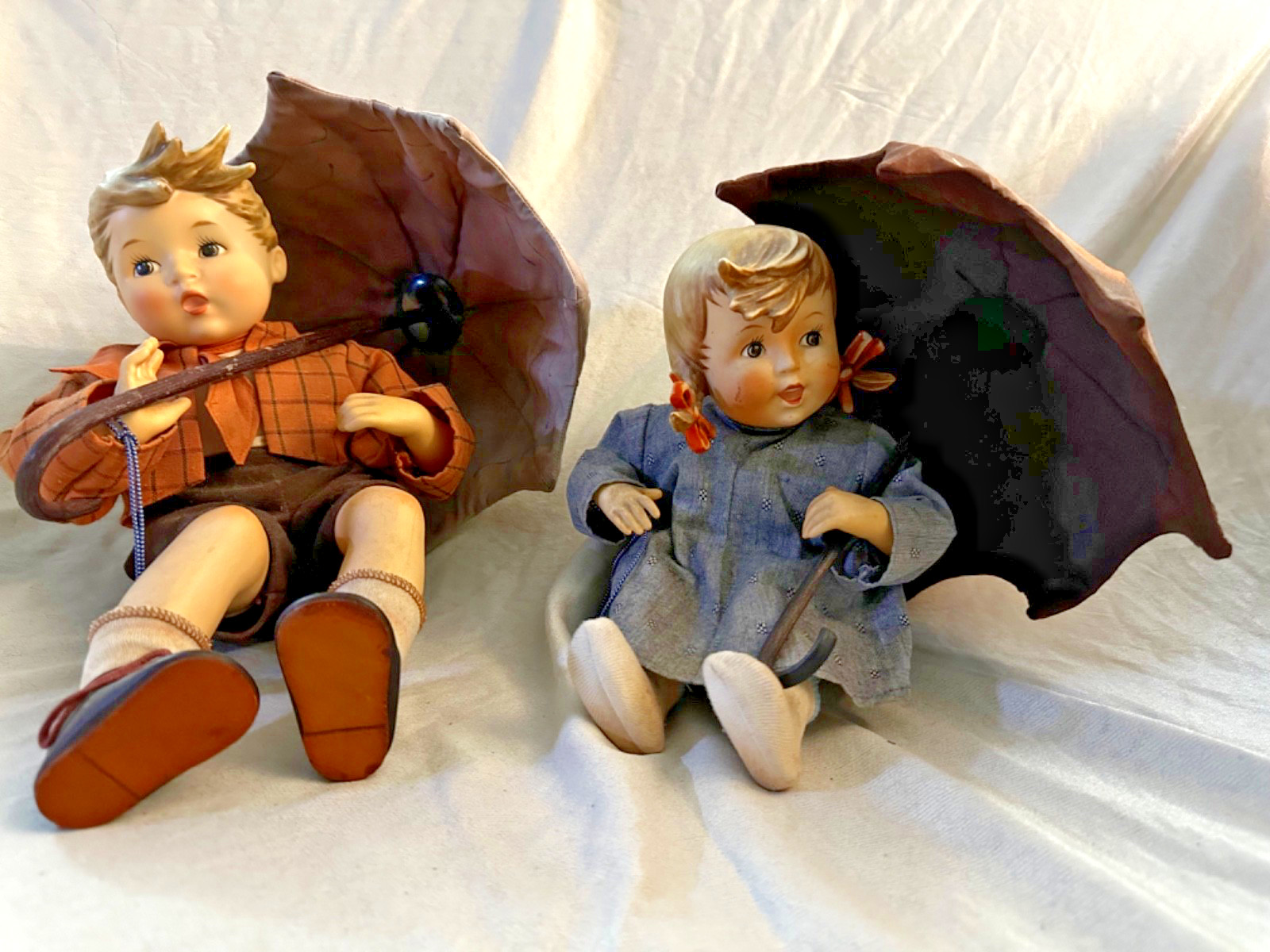 Goebel MI Hummel Umbrella Boy Girl Porcelain Cloth Doll Matched Pair Germany\