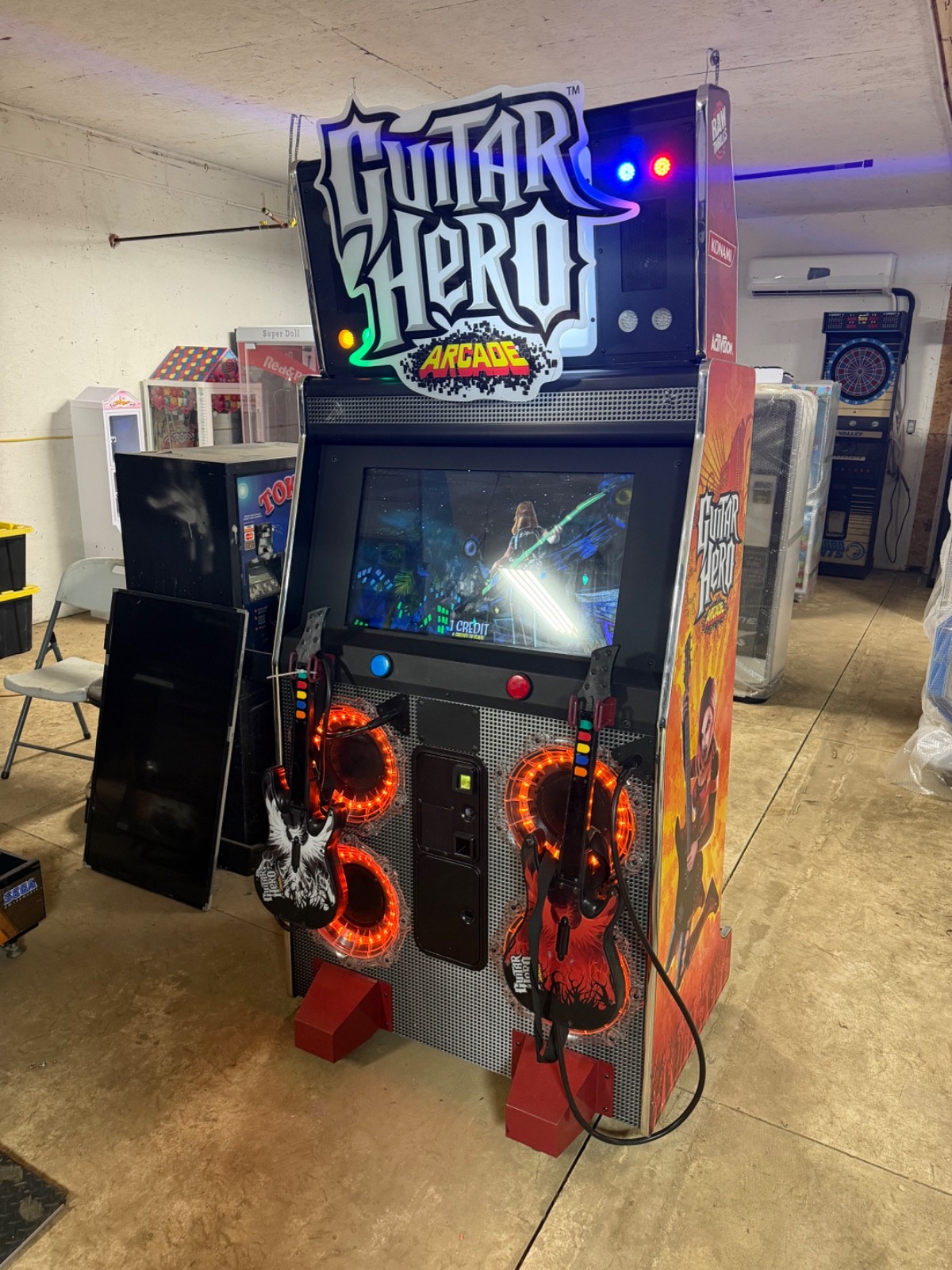 FREE SHIPPING  Raw Thrills Guitar Hero Deluxe Arcade Game