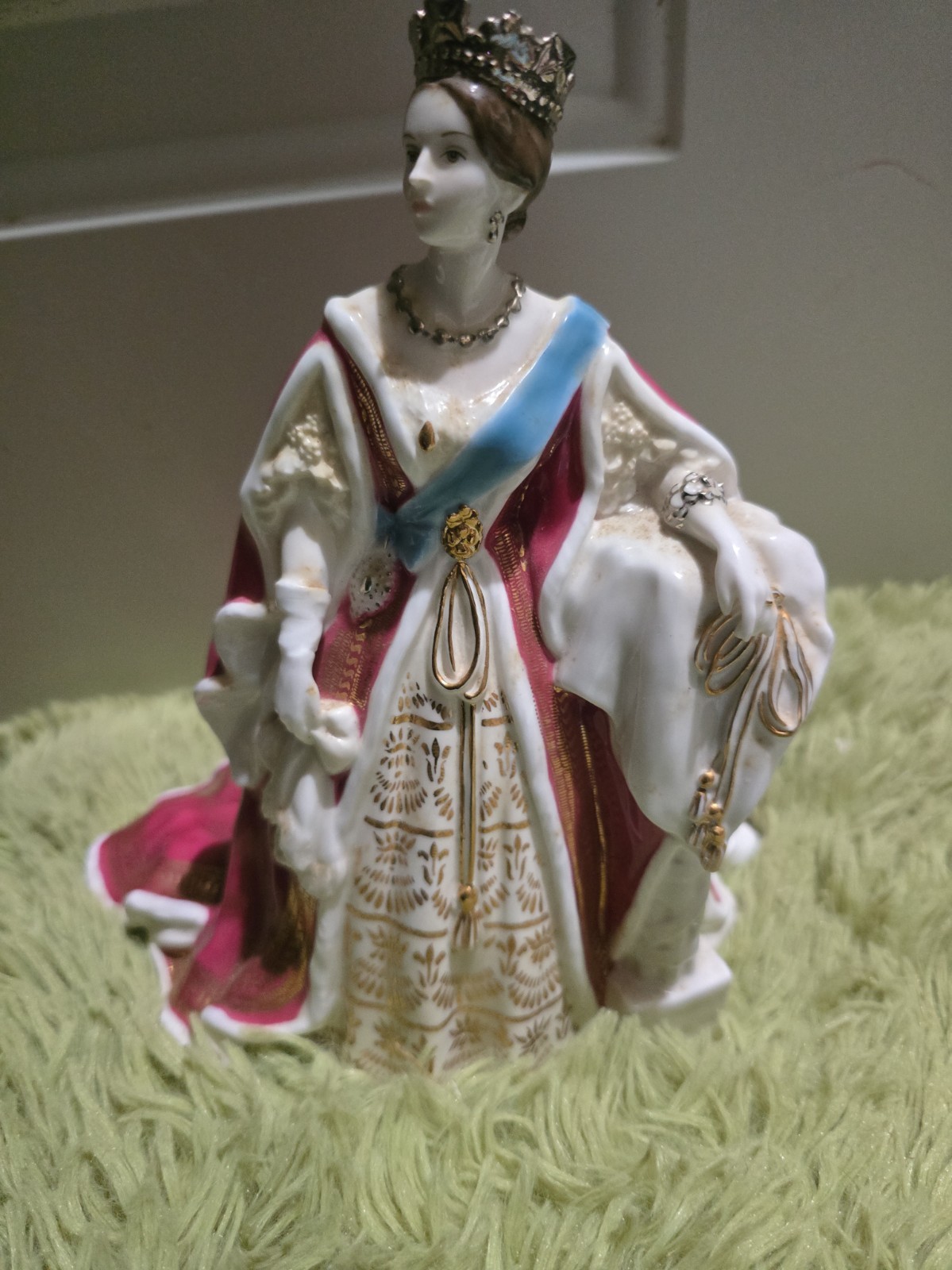 Royal Worchester Queen Victoria