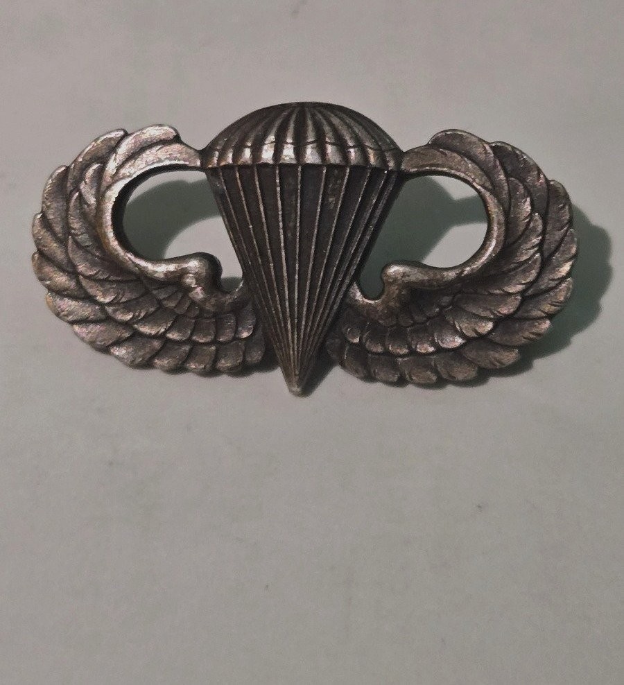 N.S. Meyer New York 9.8g Sterling Silver US Army Parachutist Badge Jump Wings