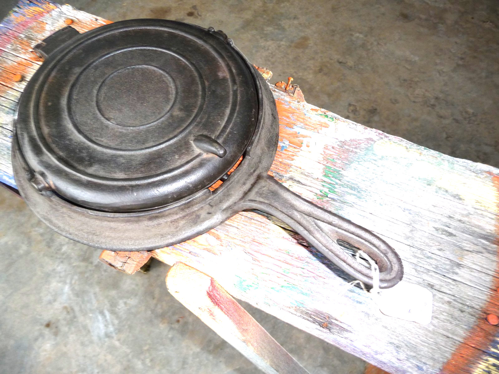 1880s Cast Iron Diamond Pattern Waffle Set, Patton Mfg Co,6-8, Split Hinge Boss