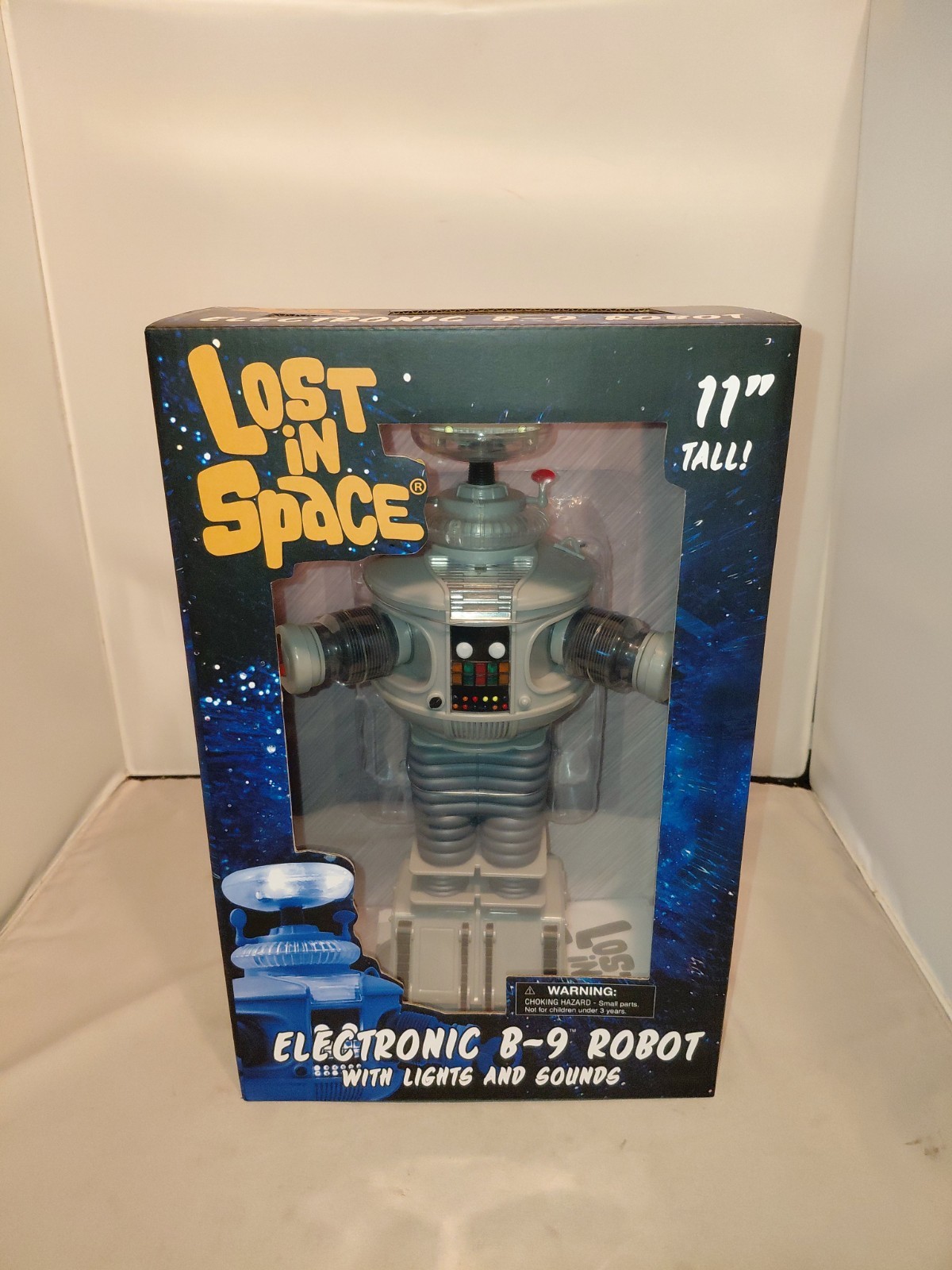 Diamond Select Toys Lost In Space Electronic Lights & Sounds B9 Robot Figure...