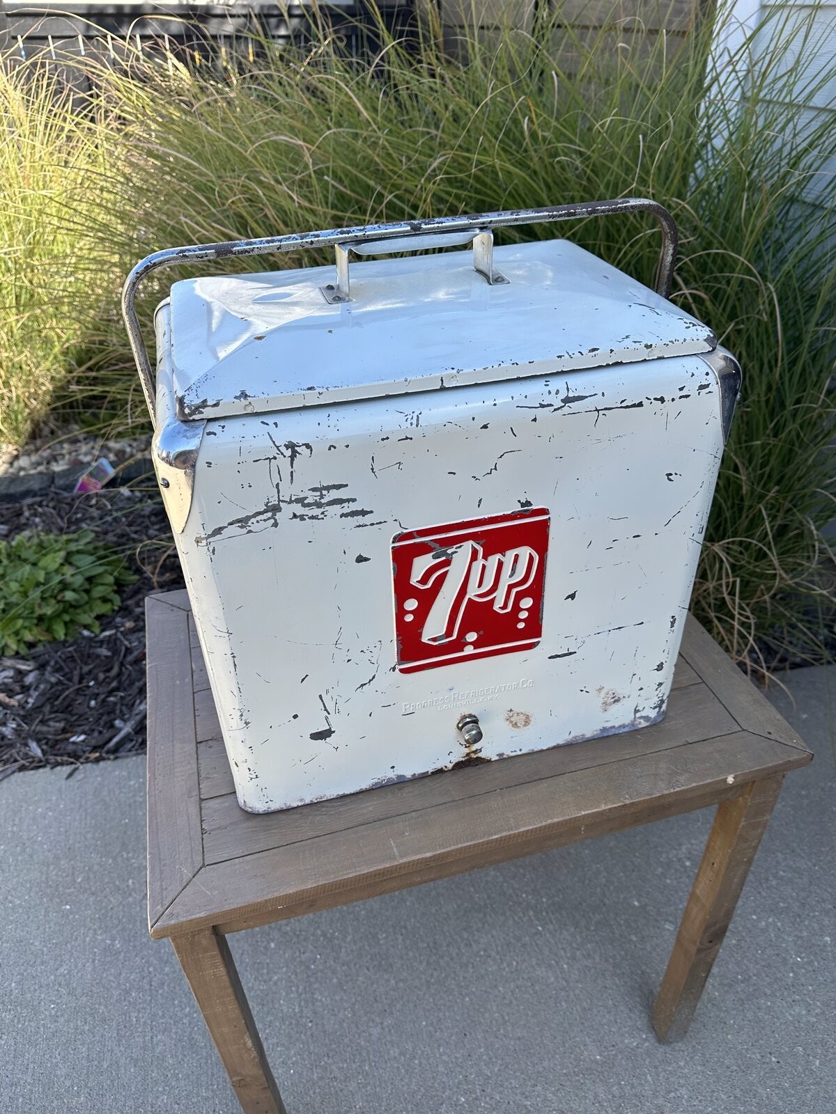 Vintage 1950s 7up Metal Picnic Cooler Large Progress Refrigerator Co w/ Tray