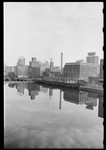 Photo:Minneapolis Minnesota 1900s Flour Mill District Riverfront Skyline