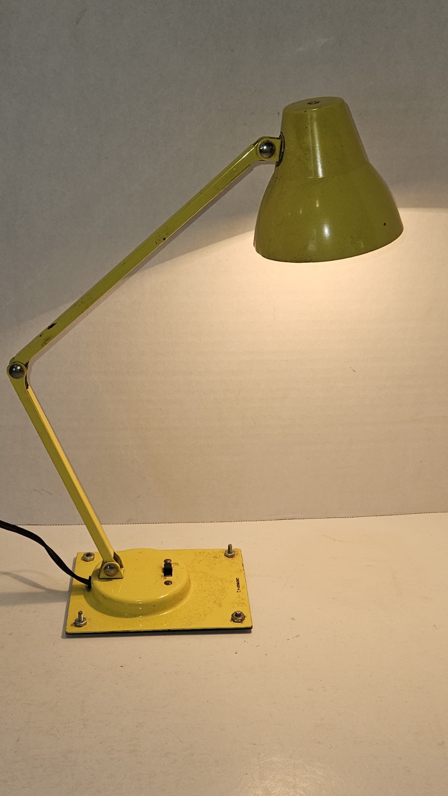 Vintage MCM Tensor Yellow Enamel Adjustable/Articulating Drafting Desk Lamp 