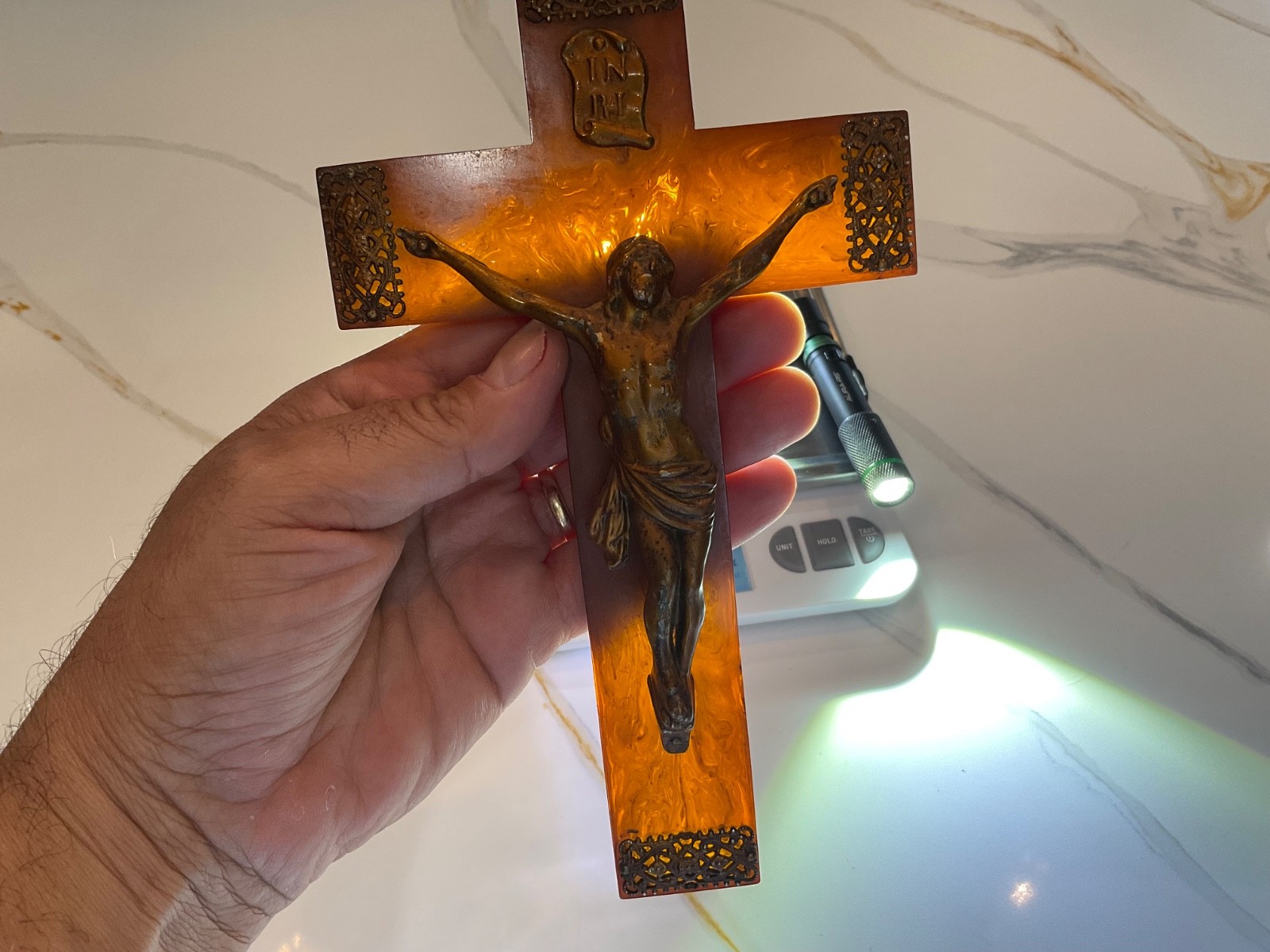 -—-BEAUTIFUL MARBLED LARGE BAKELITE CRUCIFIX——-SEE PICTURES——