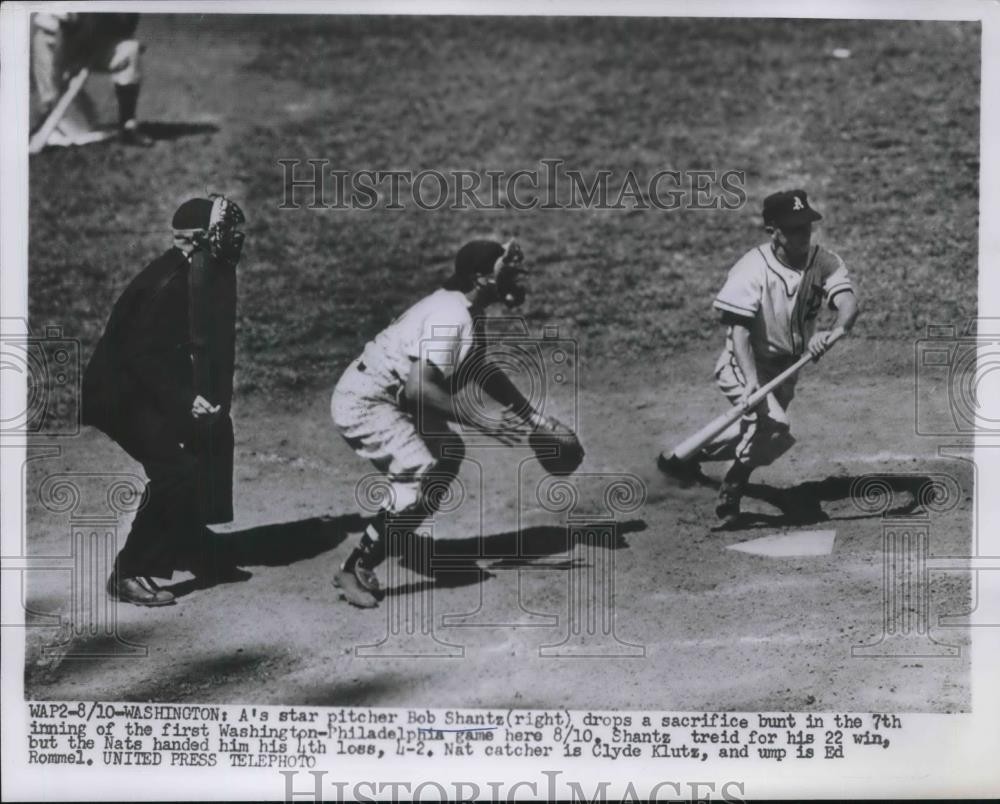 1952 Press Photo As Bob Shantz vs Nationals Clyde Klutz, ump Ed Rommell