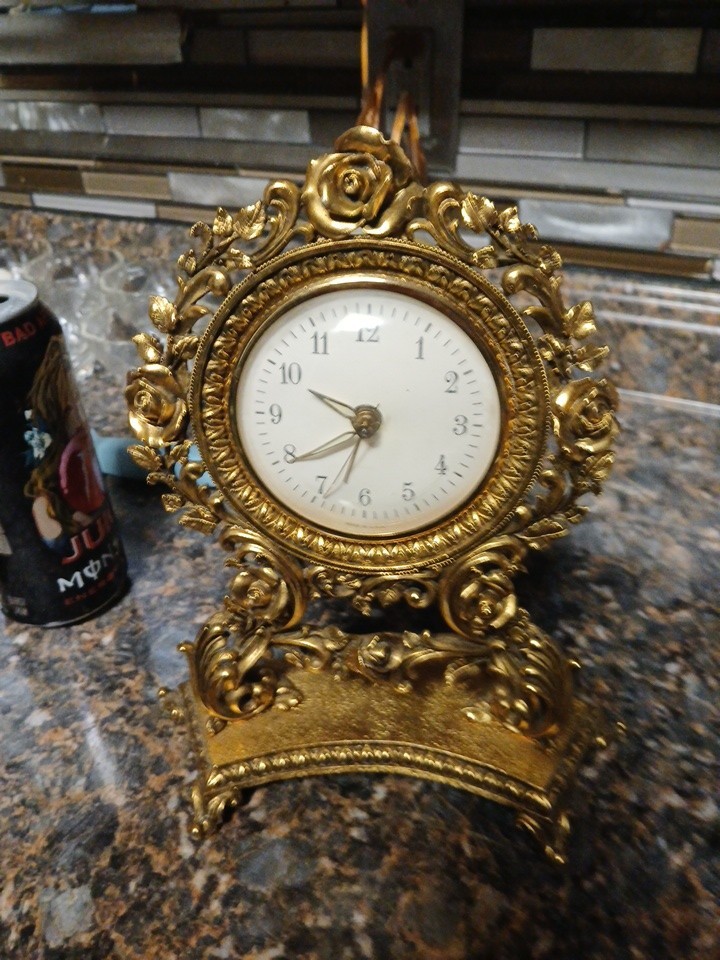 Vintage MATSON K800 24K Gold Plated Metal Plug in Mantle, Desk Clock works great