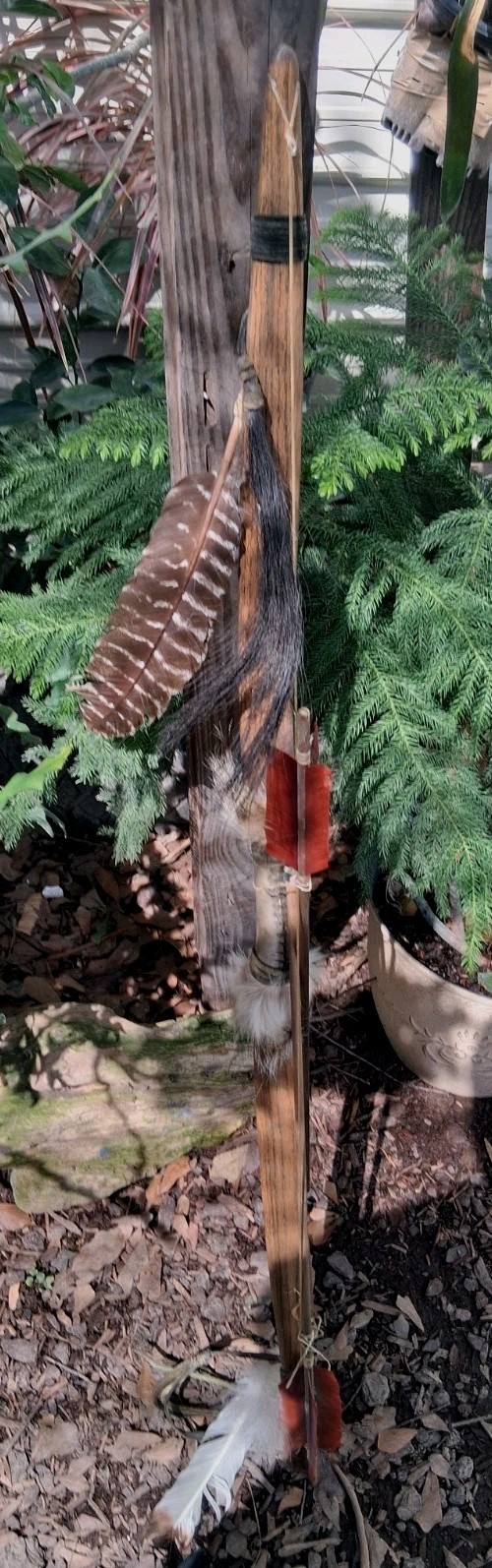 ** 1980s NATIVE AMERICAN  APACHE SHORT BOW 47 In. 2  ARROWS  HANDMADE  HTF *