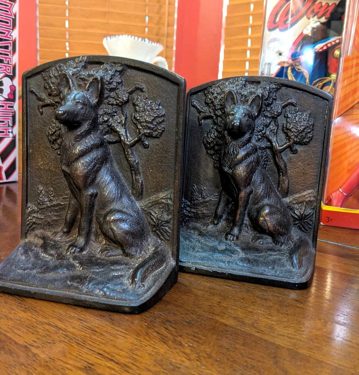 Antique 1925 Hubley 297 Cast Iron Mountain Shepherd Dog Bookends Pair