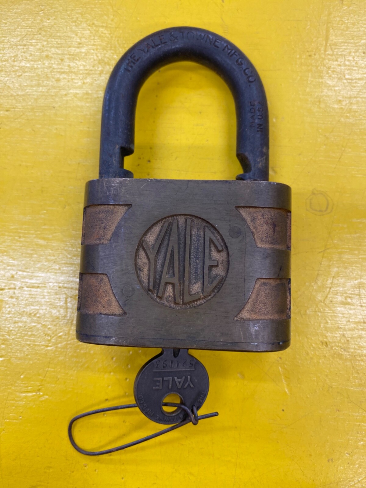 Vintage Antique Yale Padlock Lock With Key