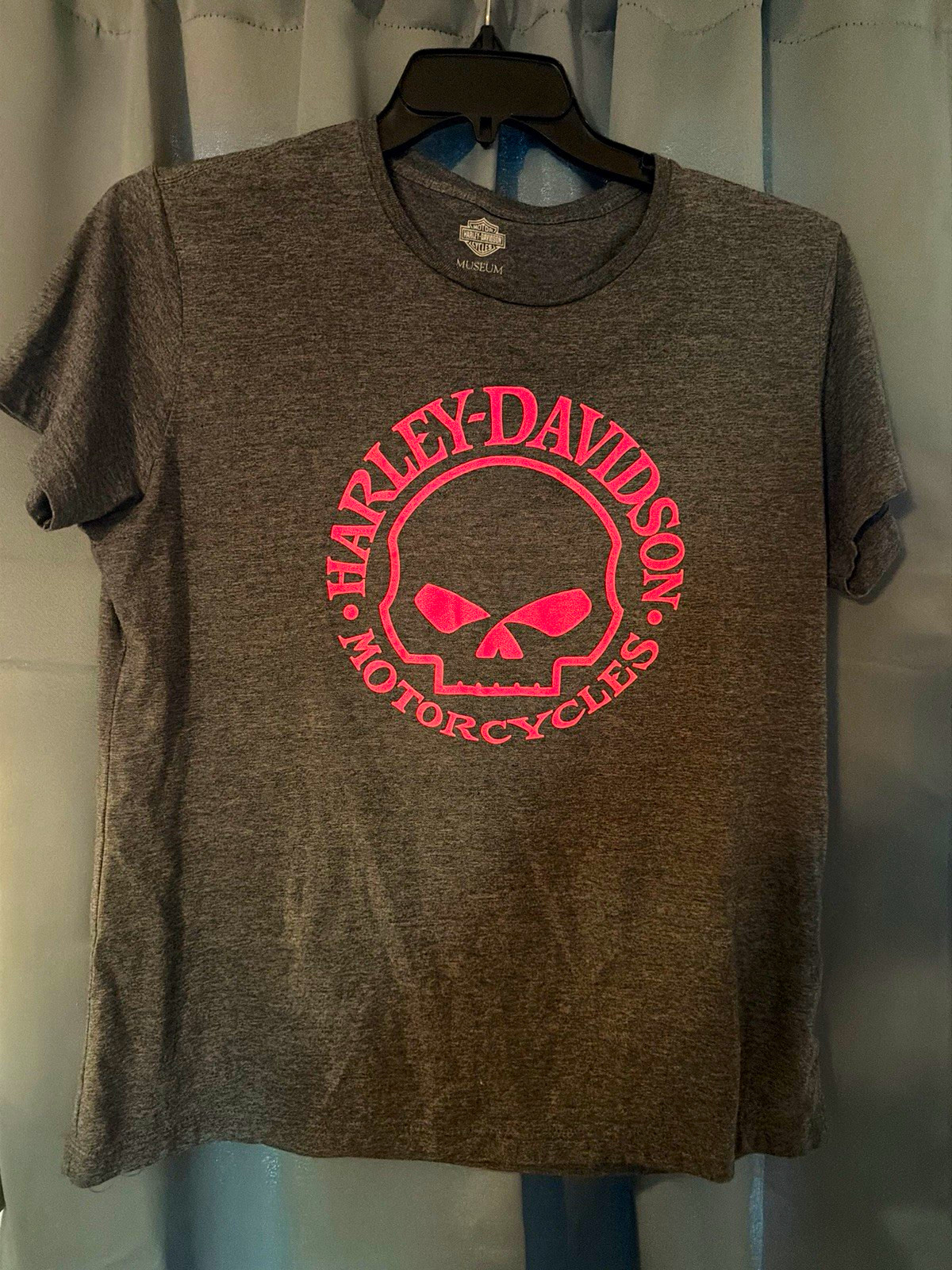 Harley-Davidson Museum Milwaukee WI Skull Graphic Short Sleeve T-Shirt, Gray, XL