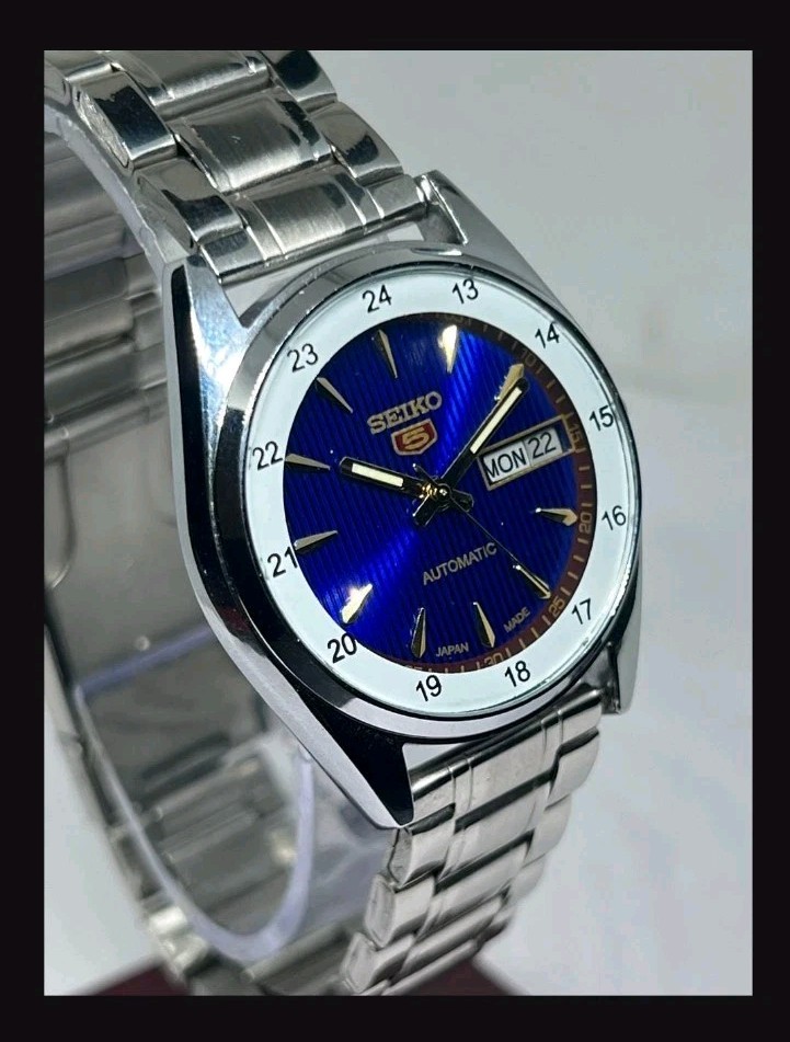 Seiko automatic Vintage  mechanical Blue Dial Day Date  men's wristwatch Watch