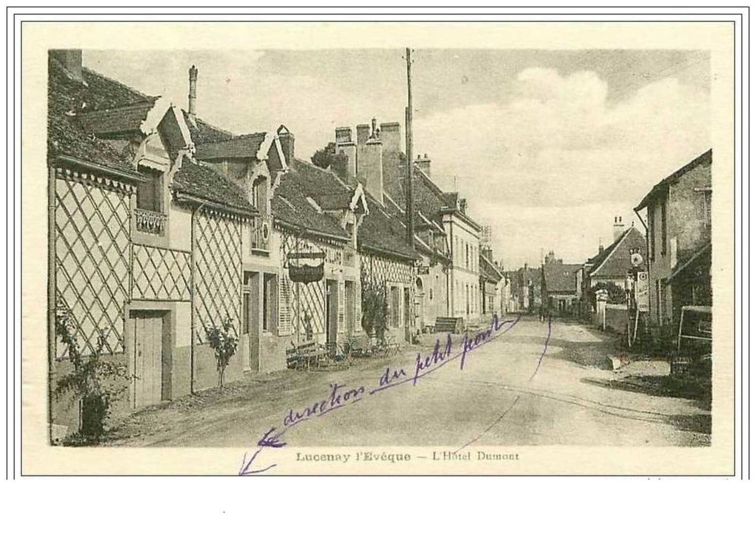 71.LUCENAY L'EVEQUE.L'HOTEL DUMONT.POMPE A PETROL