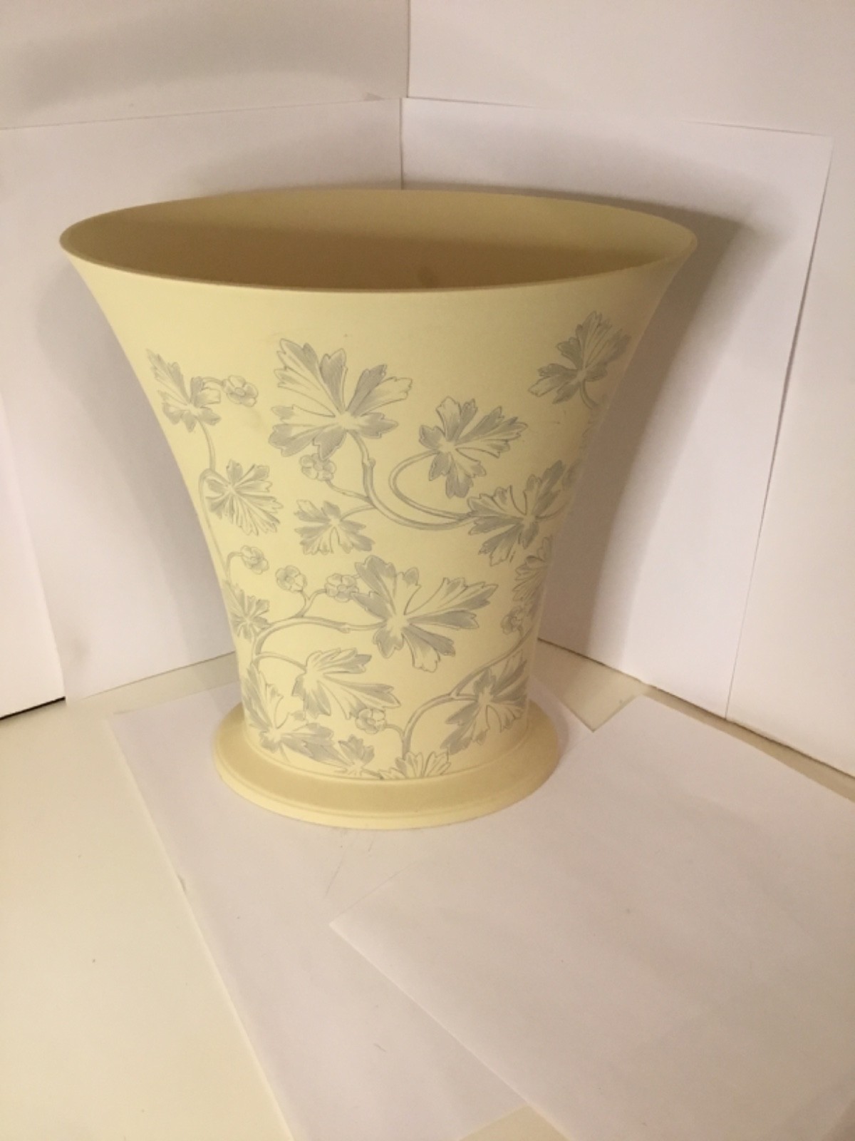 Vintage Wedgwood Matte Yellow Oval Ceramic Spray Vase w Silver Leaf  England 10