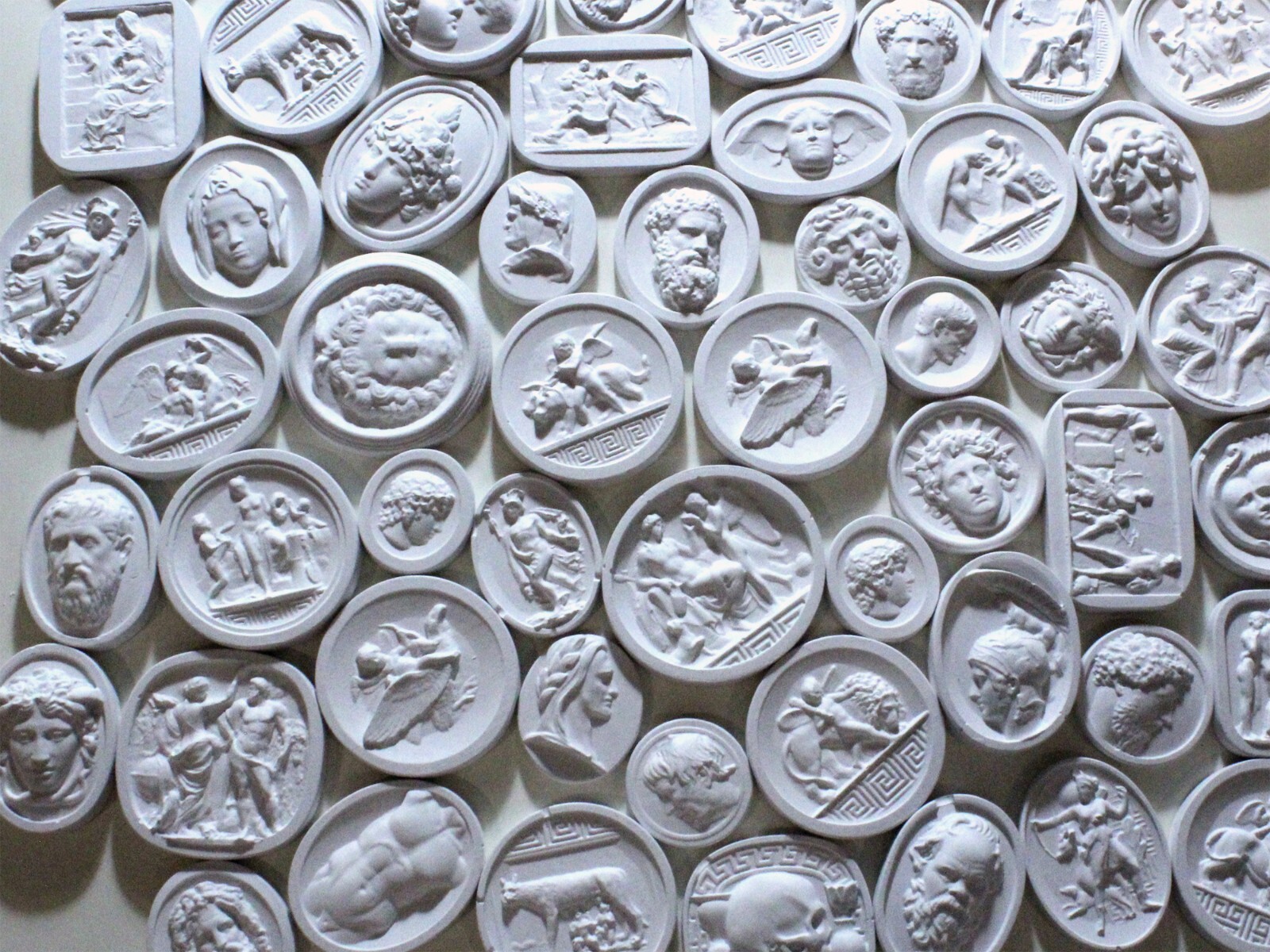 30 Mixed Grand Tour Intaglios Home Wall Art Plaster Seals Classical Statue Cameo