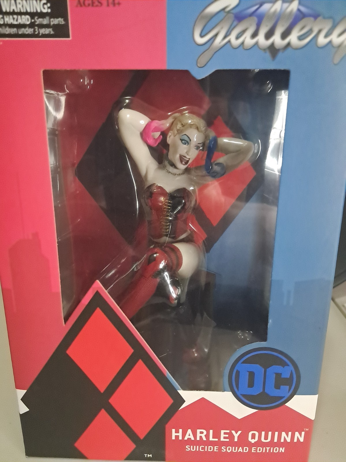 Diamond Select Gallery Suicide Squad Harley Quinn PVC Diorama