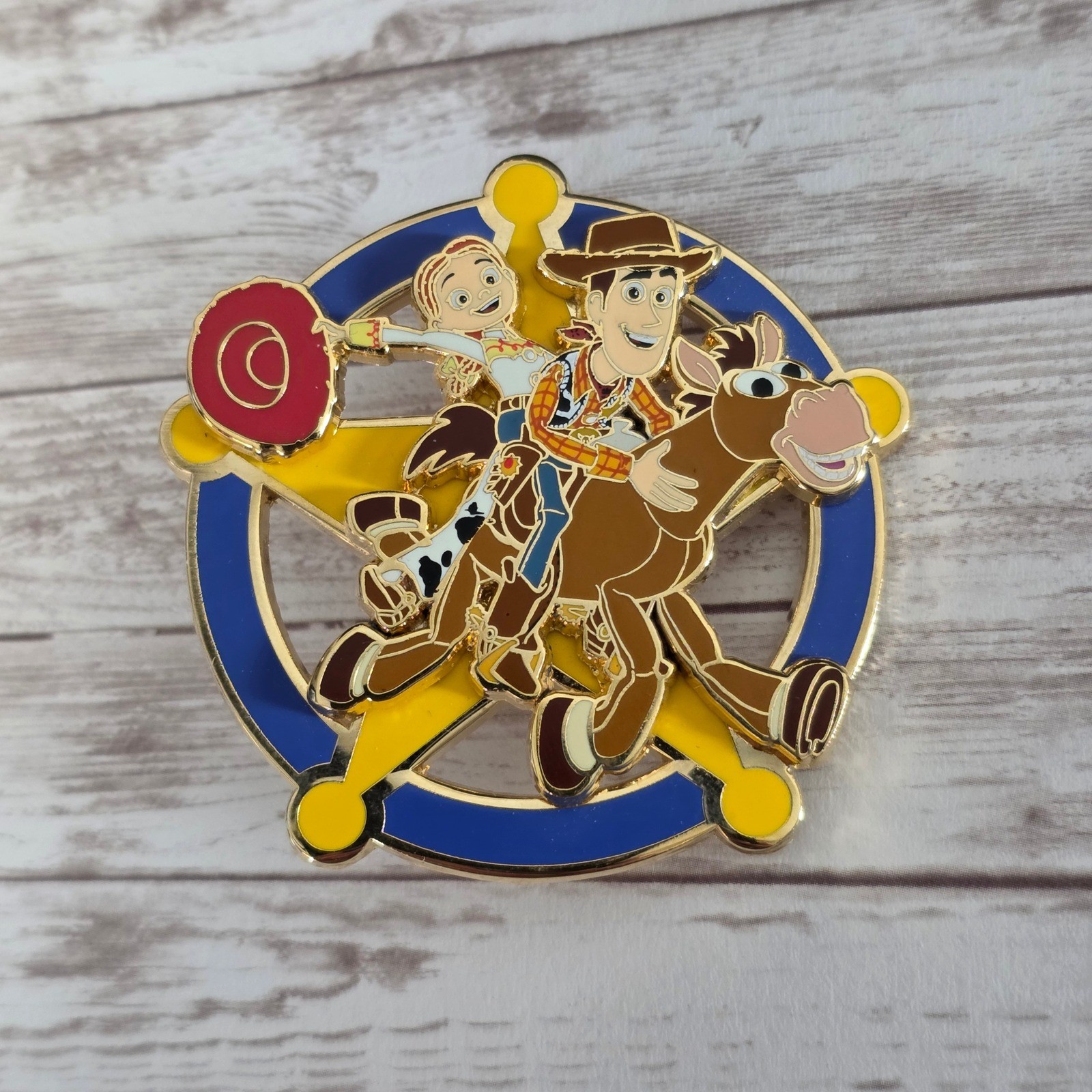 Disney DSSH Toy Story 4 Woody Jessie Bullseye Sheriff Badge Pin LE 300 2019