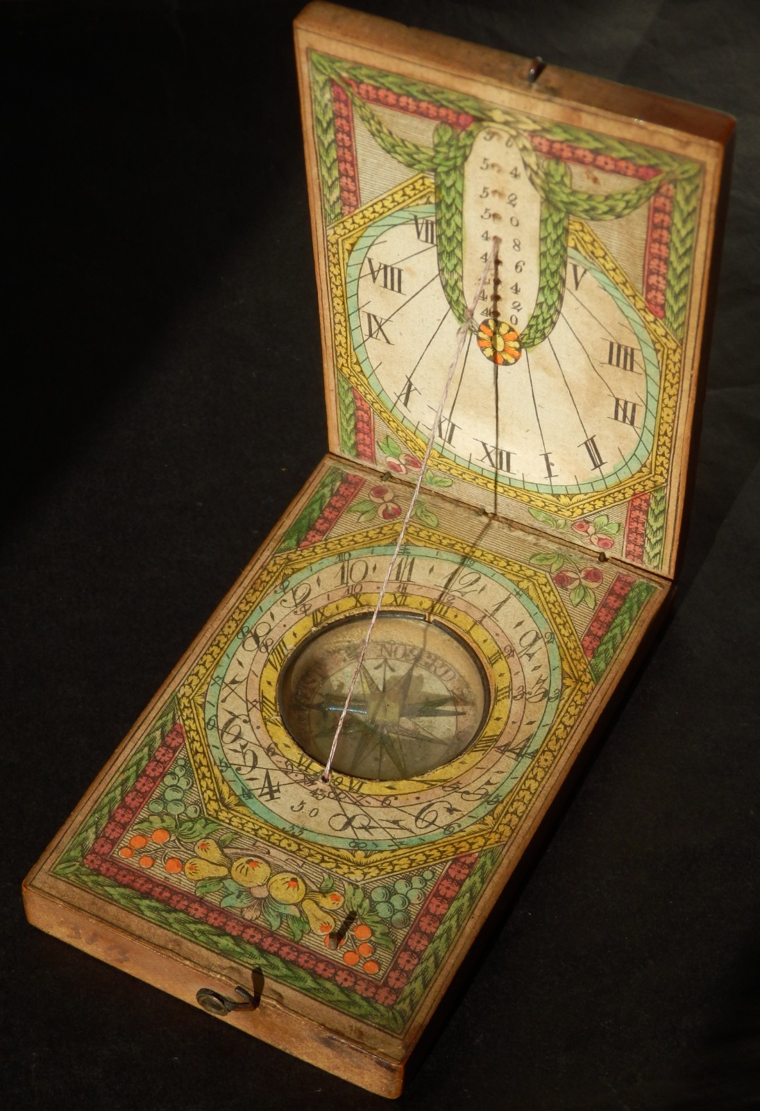 Rare Antique 18th Century Wooden diptych Pocket Sundial Compass Circa 1780