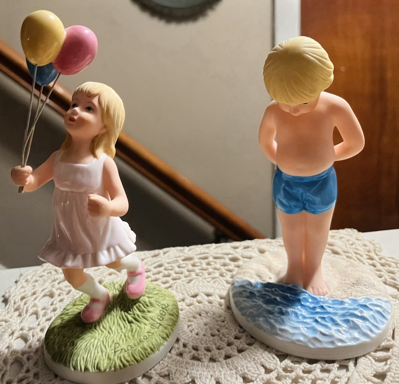 Set of 2 Boy & Girl Vintage 1999 Frances Hook Figurines Roman Inc 