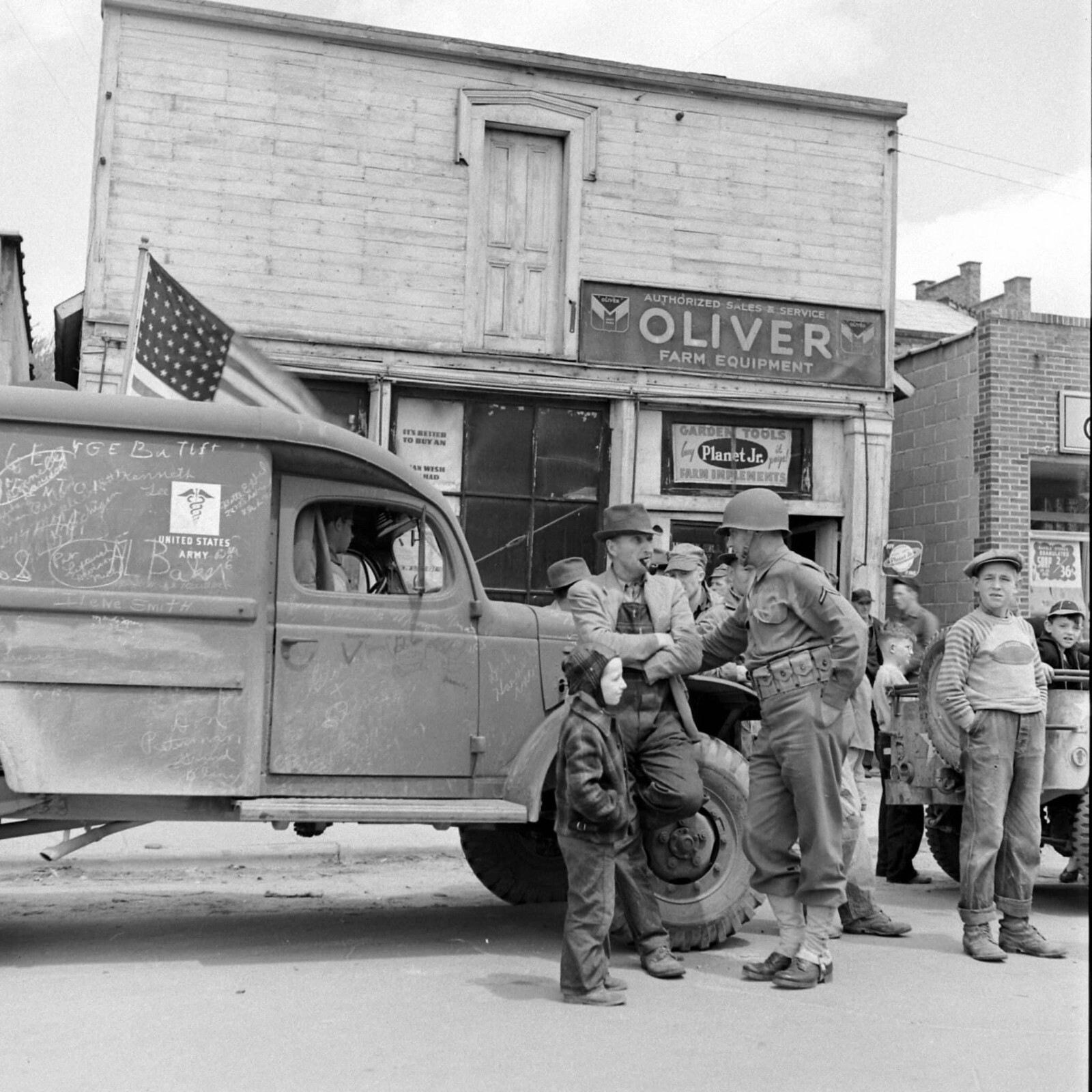 WW2 WWII Photo World War Two /  US Army Recruiting Michigan 1942 / 8464