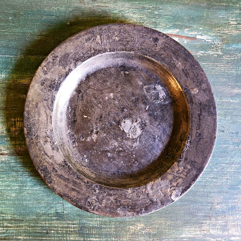 17th Century English Pewter Plate By William Mathews London Thames Find c. 1690