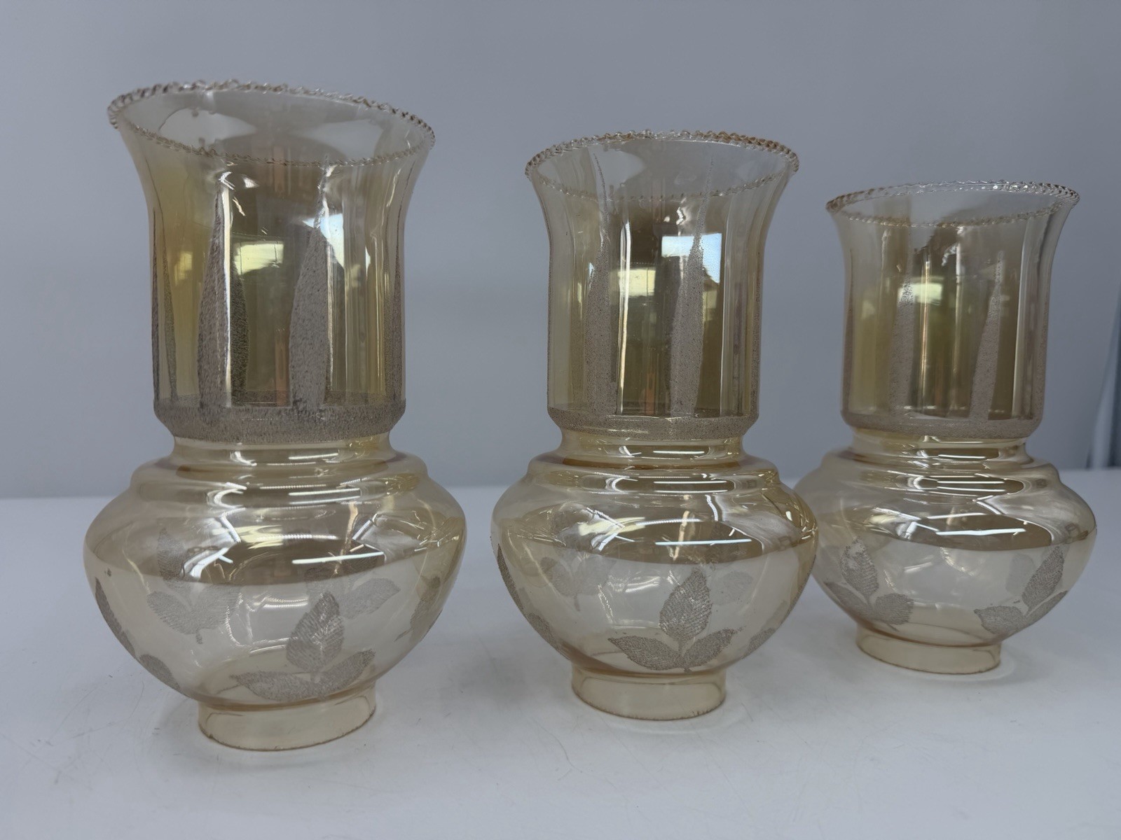 VTG  Glass Gold Amber Glass Lamp Shade Hurricane Medieval Spanish Greece Sconce