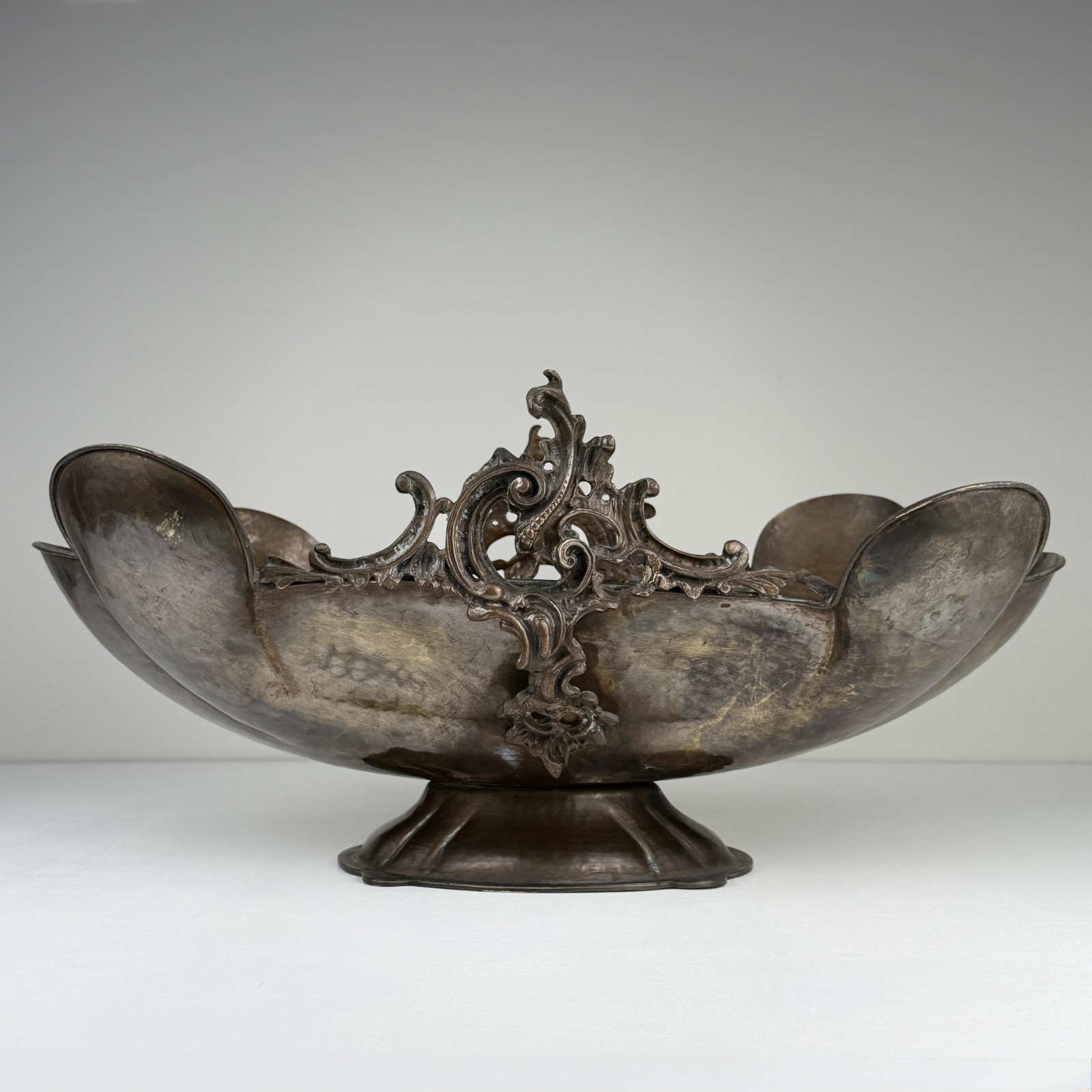 Huge Vintage Italian Hammered Brass Centerpiece Bowl Baroque Rococo Pedestal 21\