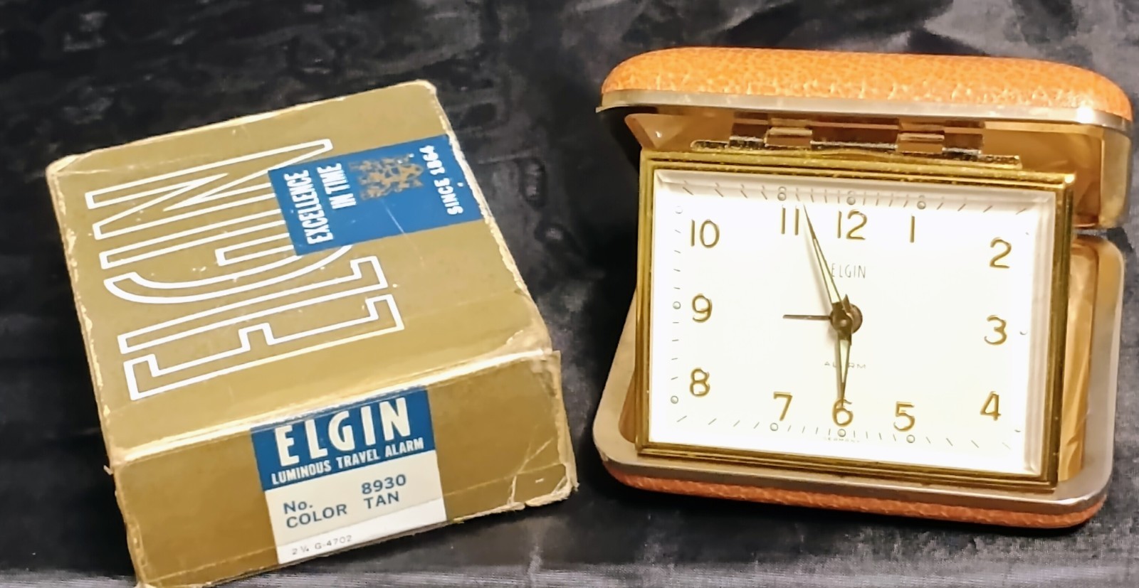 Vintage Elgin Luminous Travel Alarm Clock 8930 Tan Clamshell Case Germany NIB