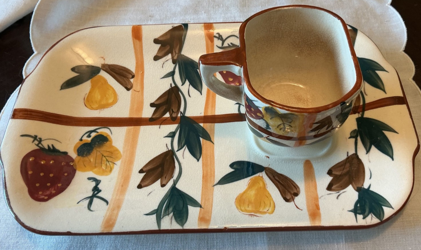 Vintage Nasco Pear and Strawberry Snack set 1950’s/1960’s. 2 Trays, 1 cup