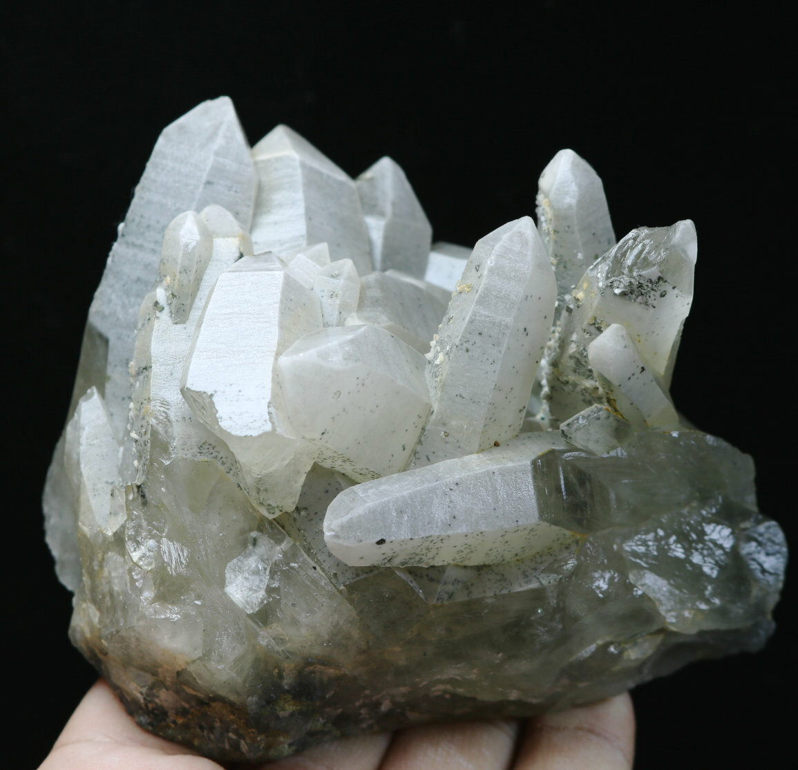1.23lb Natural Beautiful Quartz Crystal Cluster Mineral Specimen / China