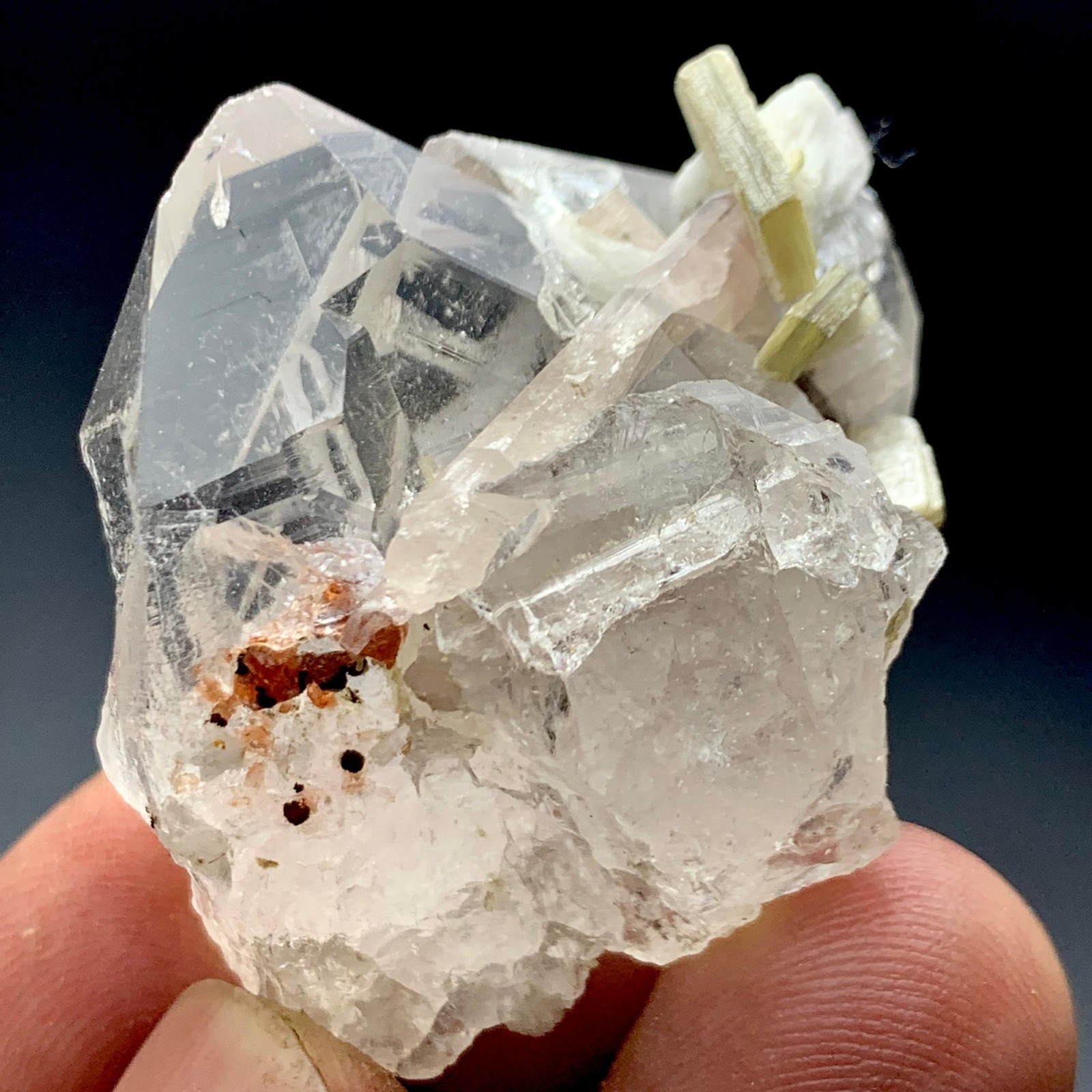 148 CT Terminated Natural Garnet Combine with Apatite Crystal with Mica on Quart