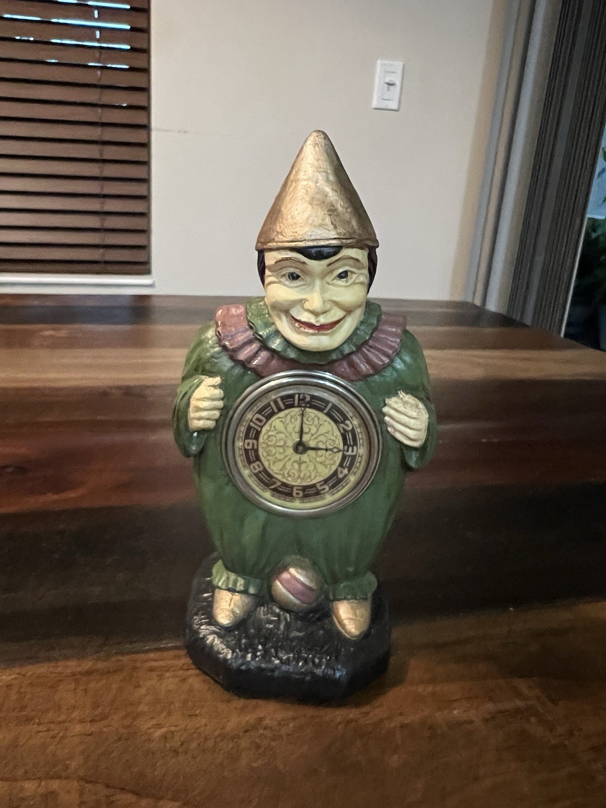 1928 Lux Pendulette Clown Belly Clock. Works