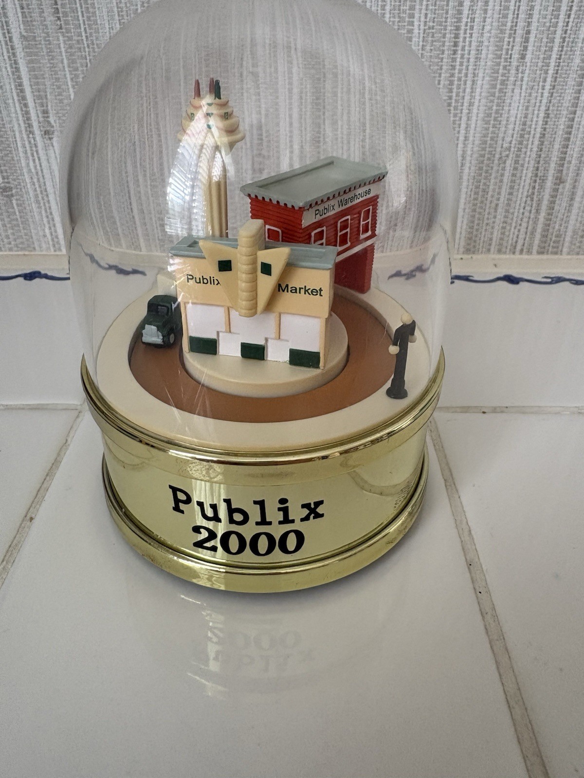 Publix Grocery Store Tractor Trailer Warehouse Christmas Ornament 2000