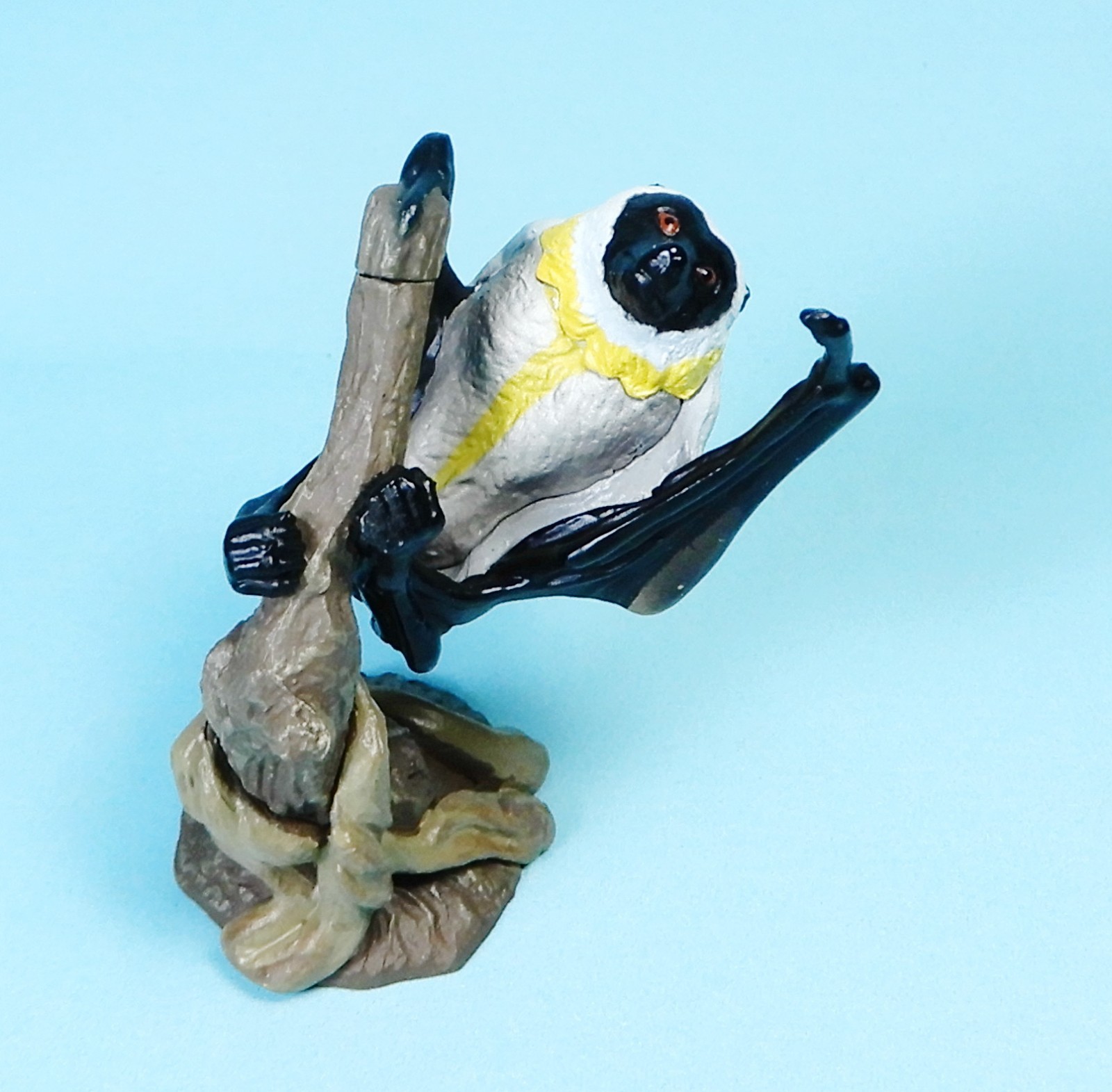 Kaiyodo Weekly Japanese Natural monument Ryukyu flying fox mini Figure US seller