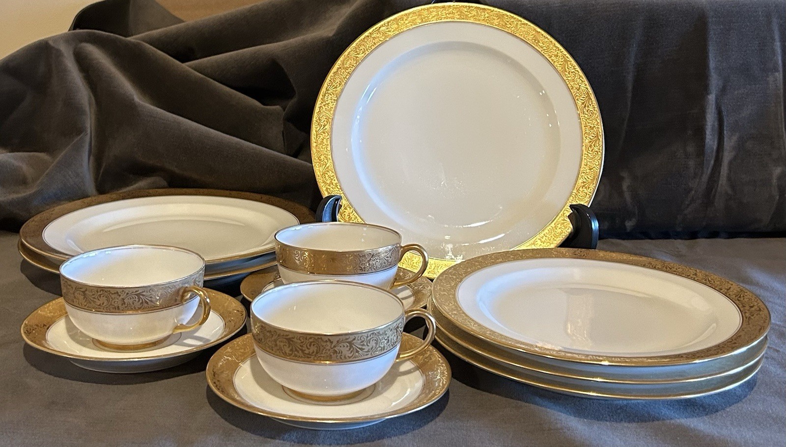 Vignaud VIG28 Wanamaker 3 Ea. Dinner Luncheon Plate Cup & Saucer Gold Encrusted