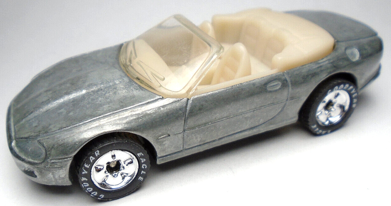 1997 MATCHBOX JAGUAR XK8 SILVER 1:62 DIECAST 3\