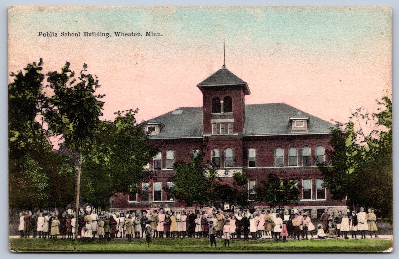 K48/ Wheaton Minnesota Postcard c1910 Public School Building 485